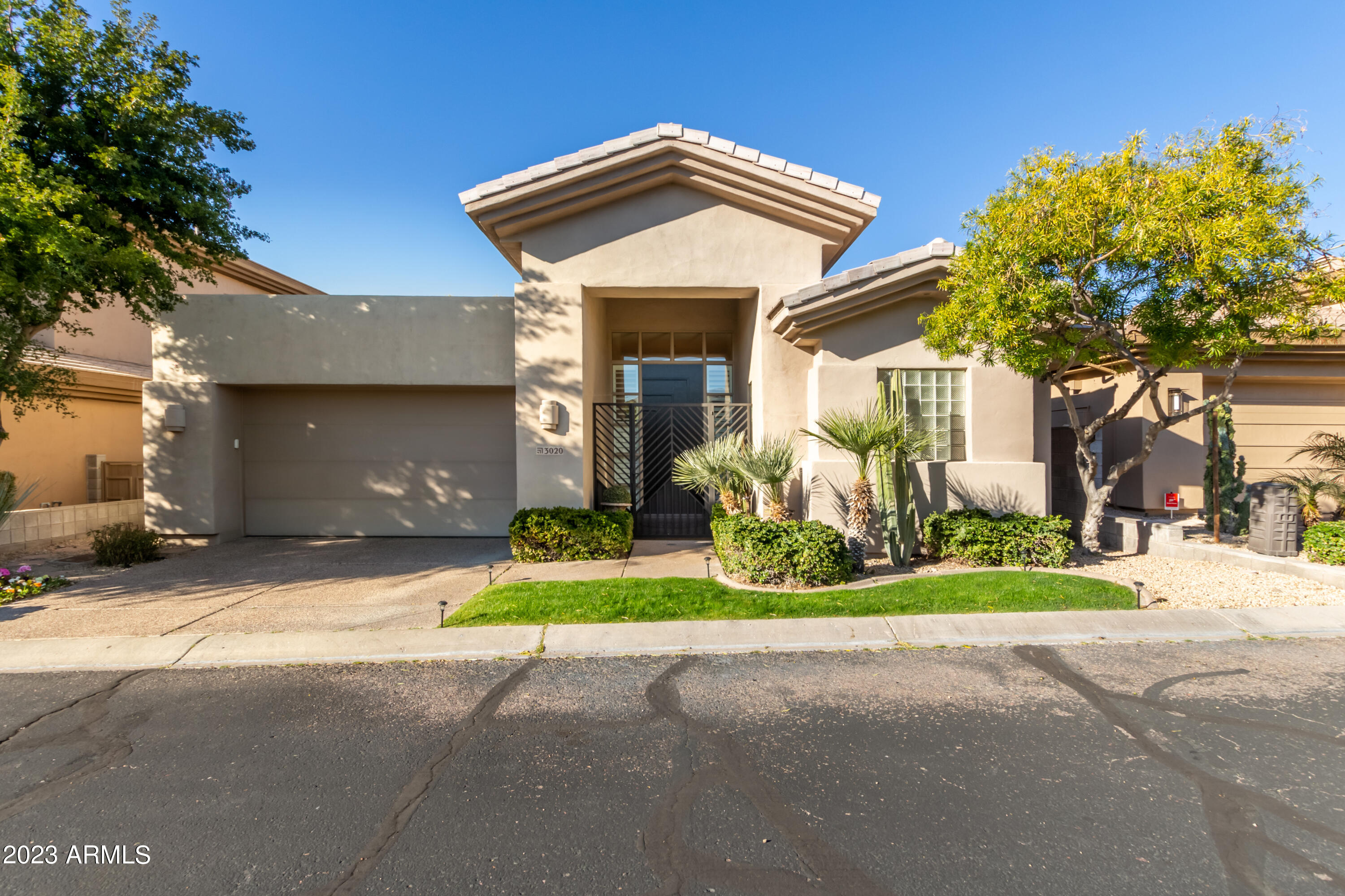 3020 E SQUAW PEAK Circle