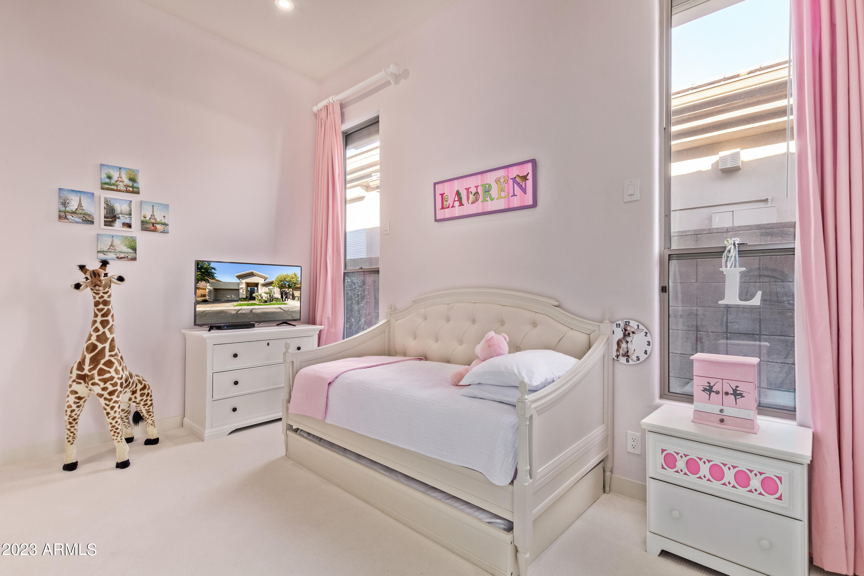 3020 E SQUAW PEAK Circle