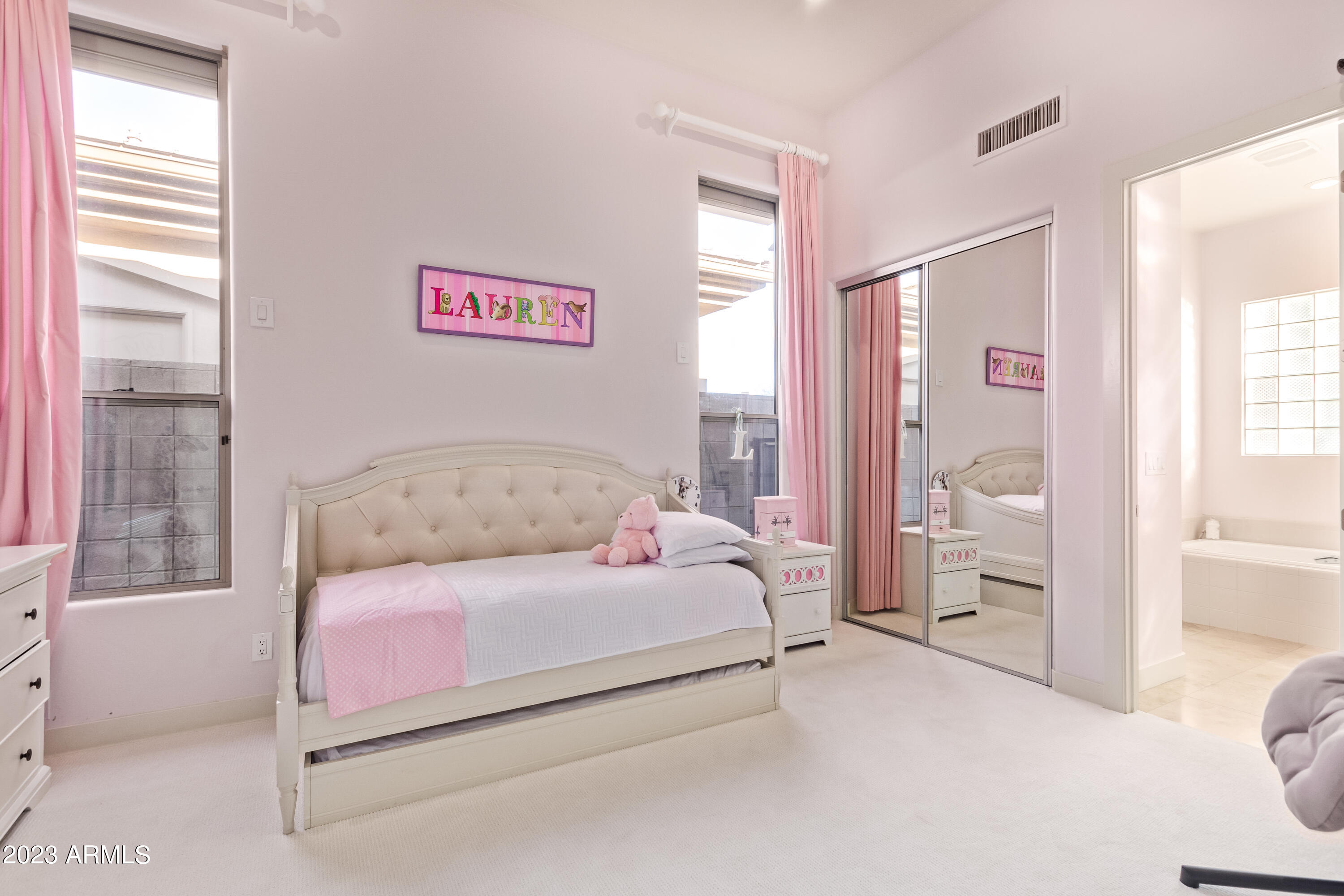 3020 E SQUAW PEAK Circle