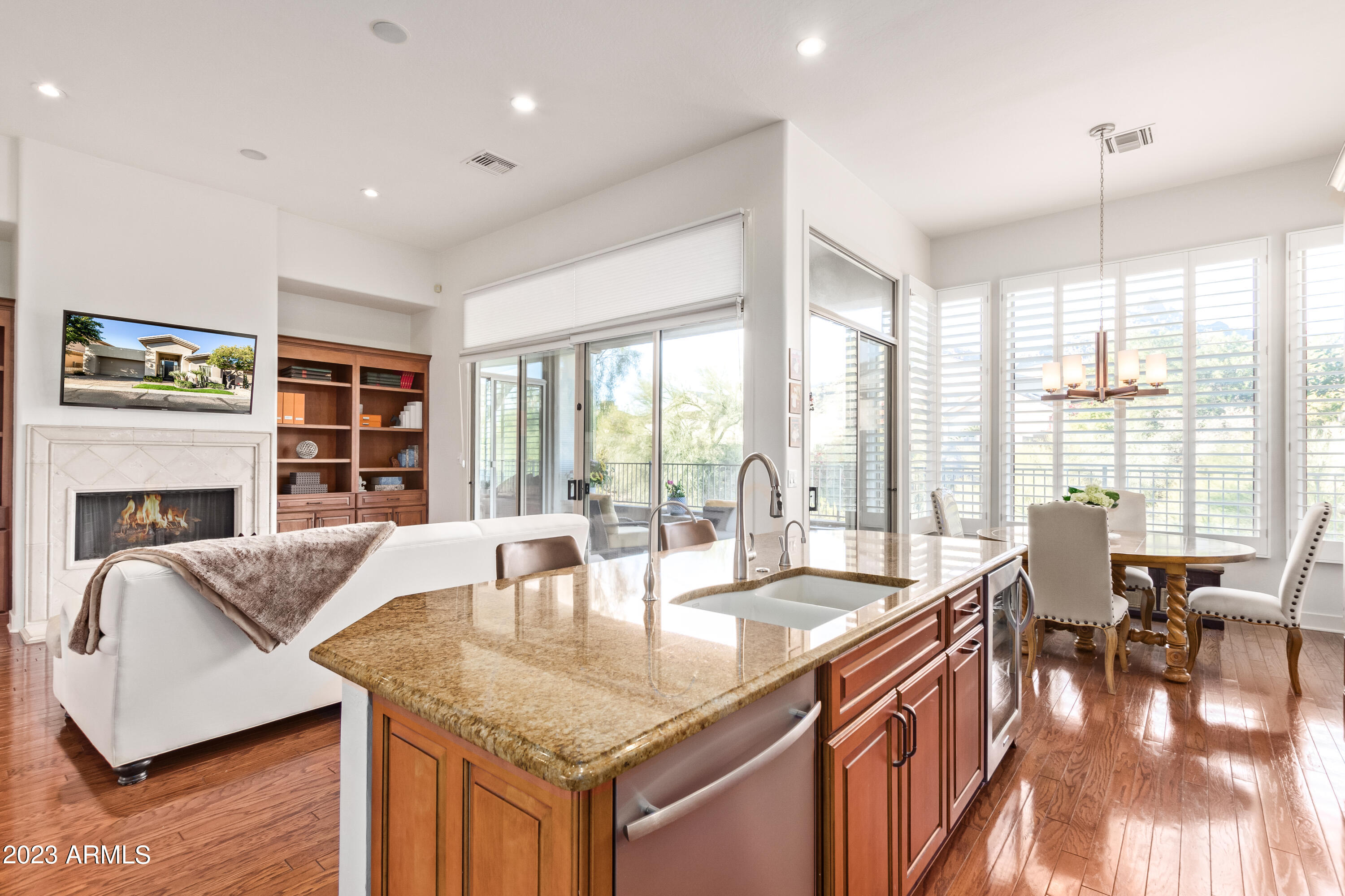 3020 E SQUAW PEAK Circle