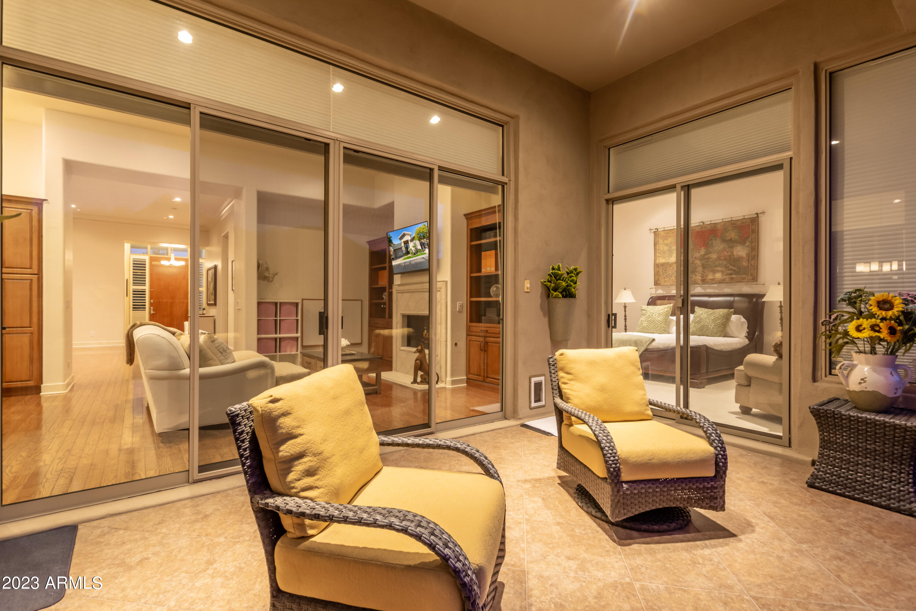 3020 E SQUAW PEAK Circle