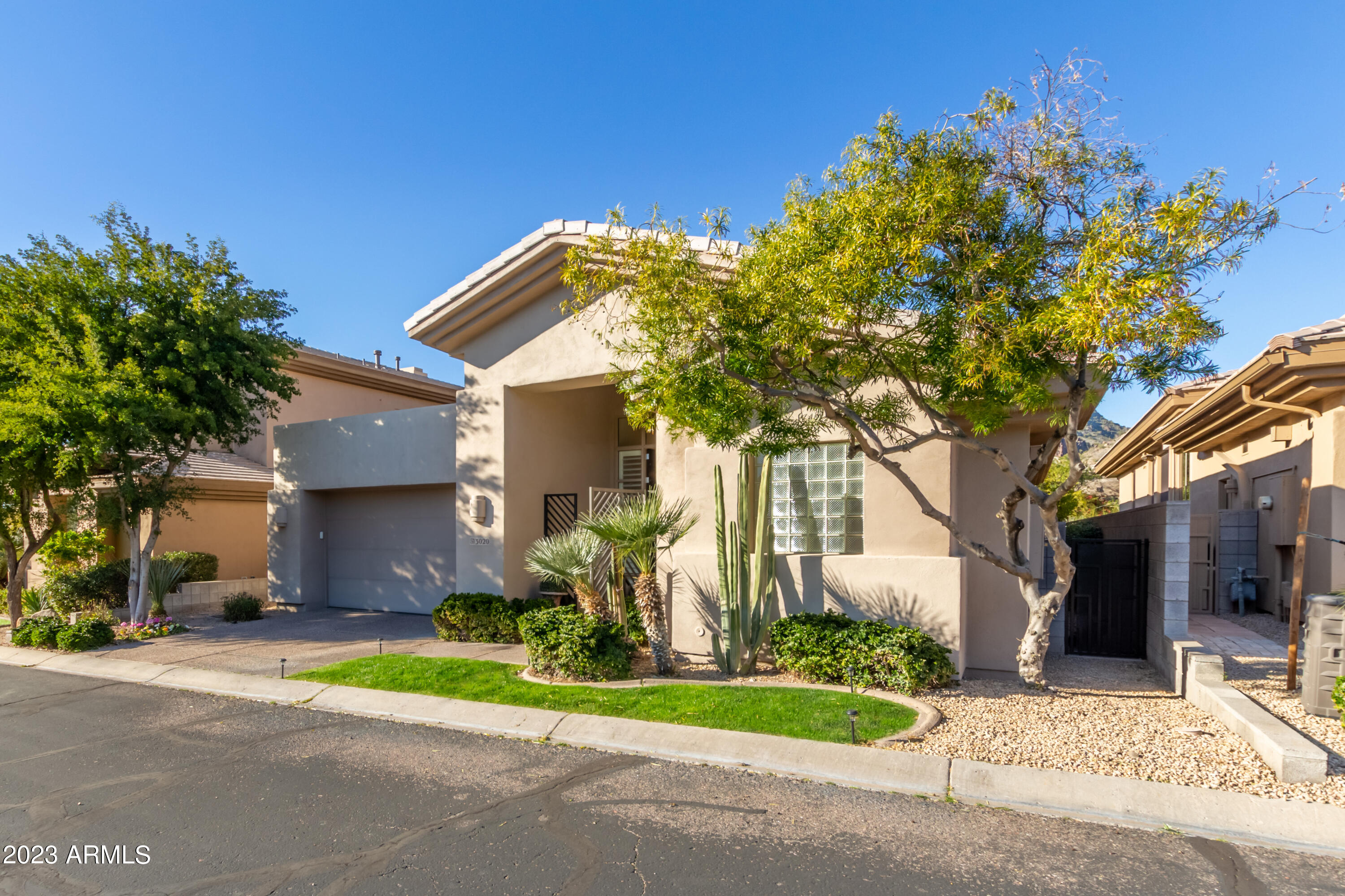 3020 E SQUAW PEAK Circle