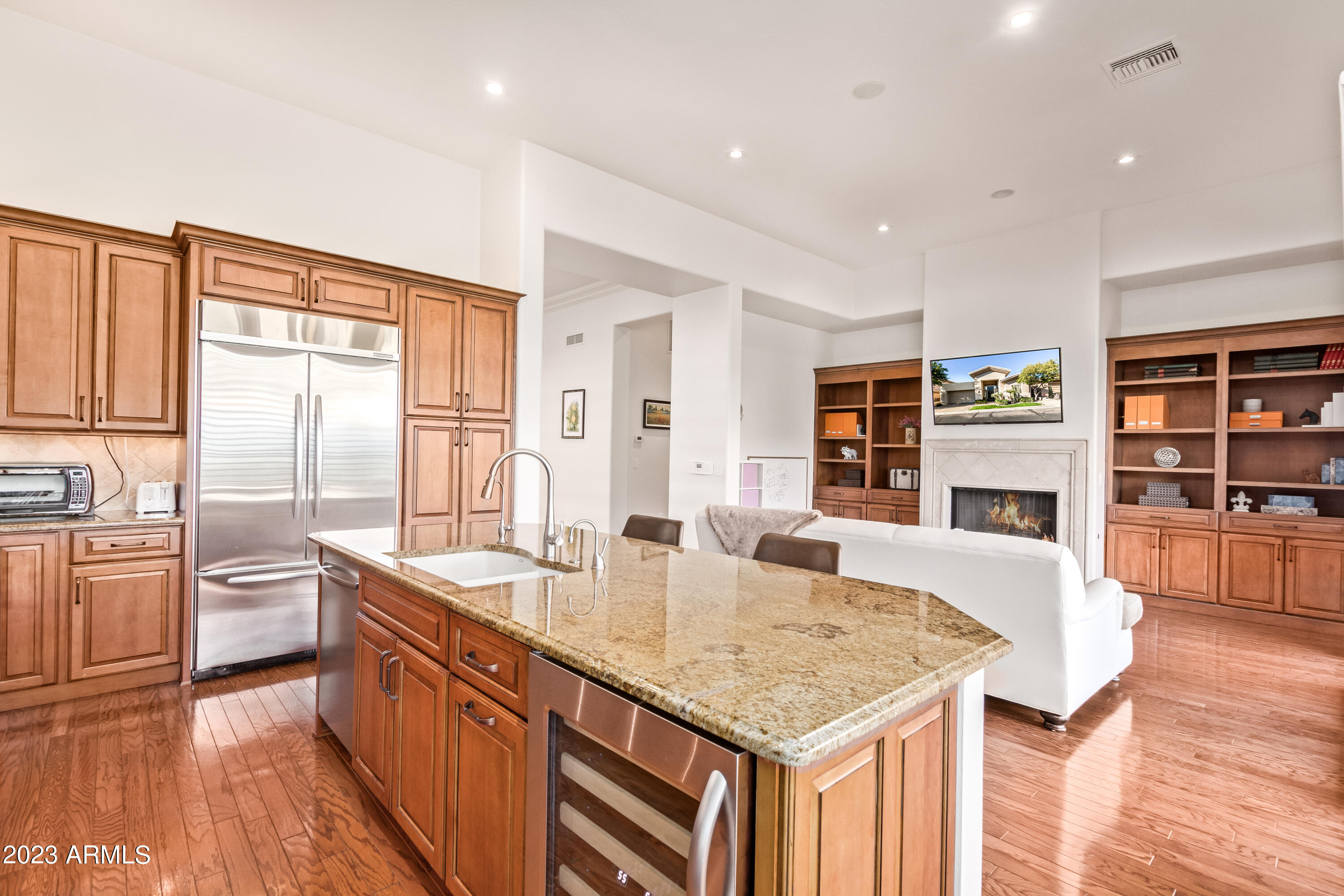 3020 E SQUAW PEAK Circle