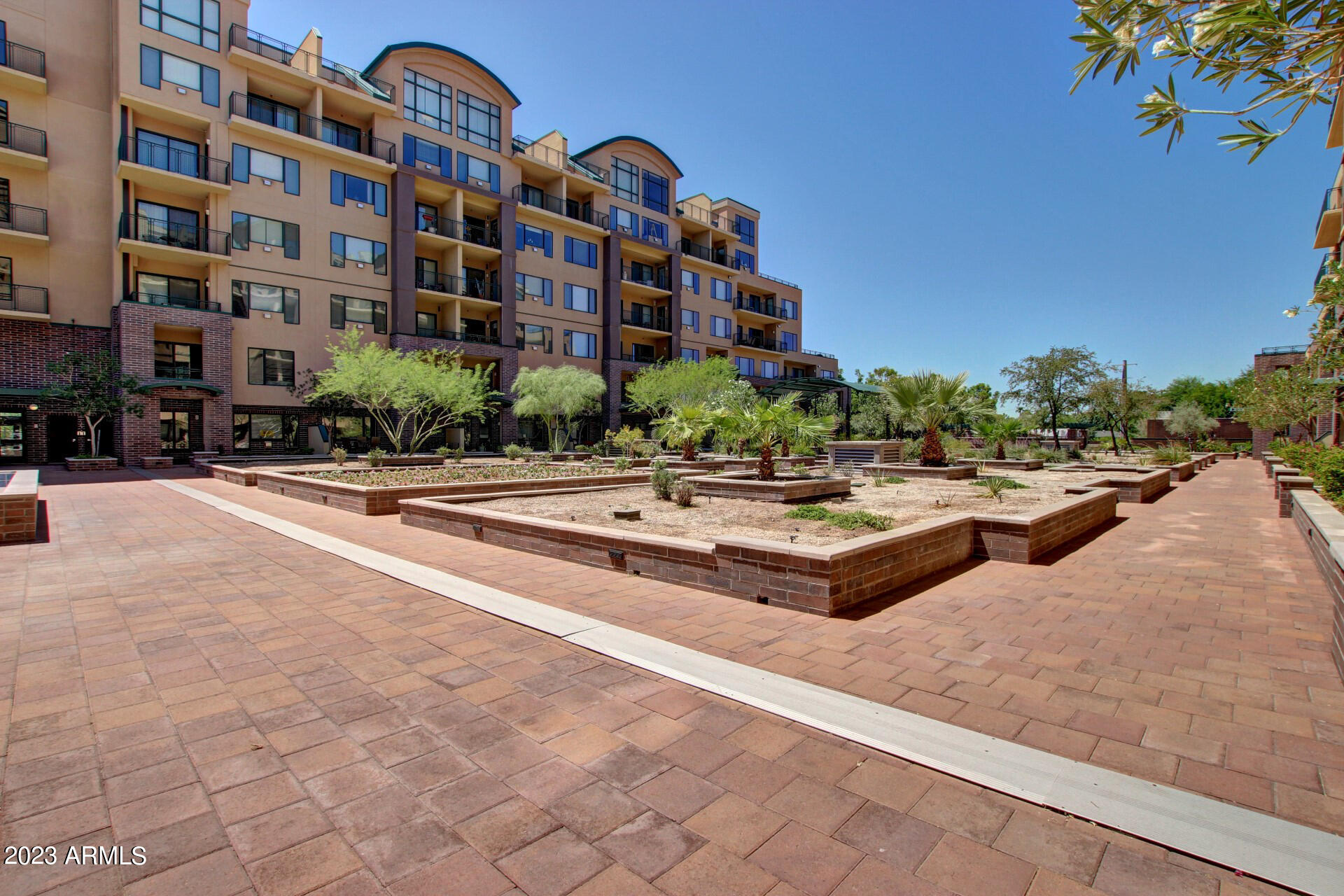 2302 N CENTRAL Avenue # 409