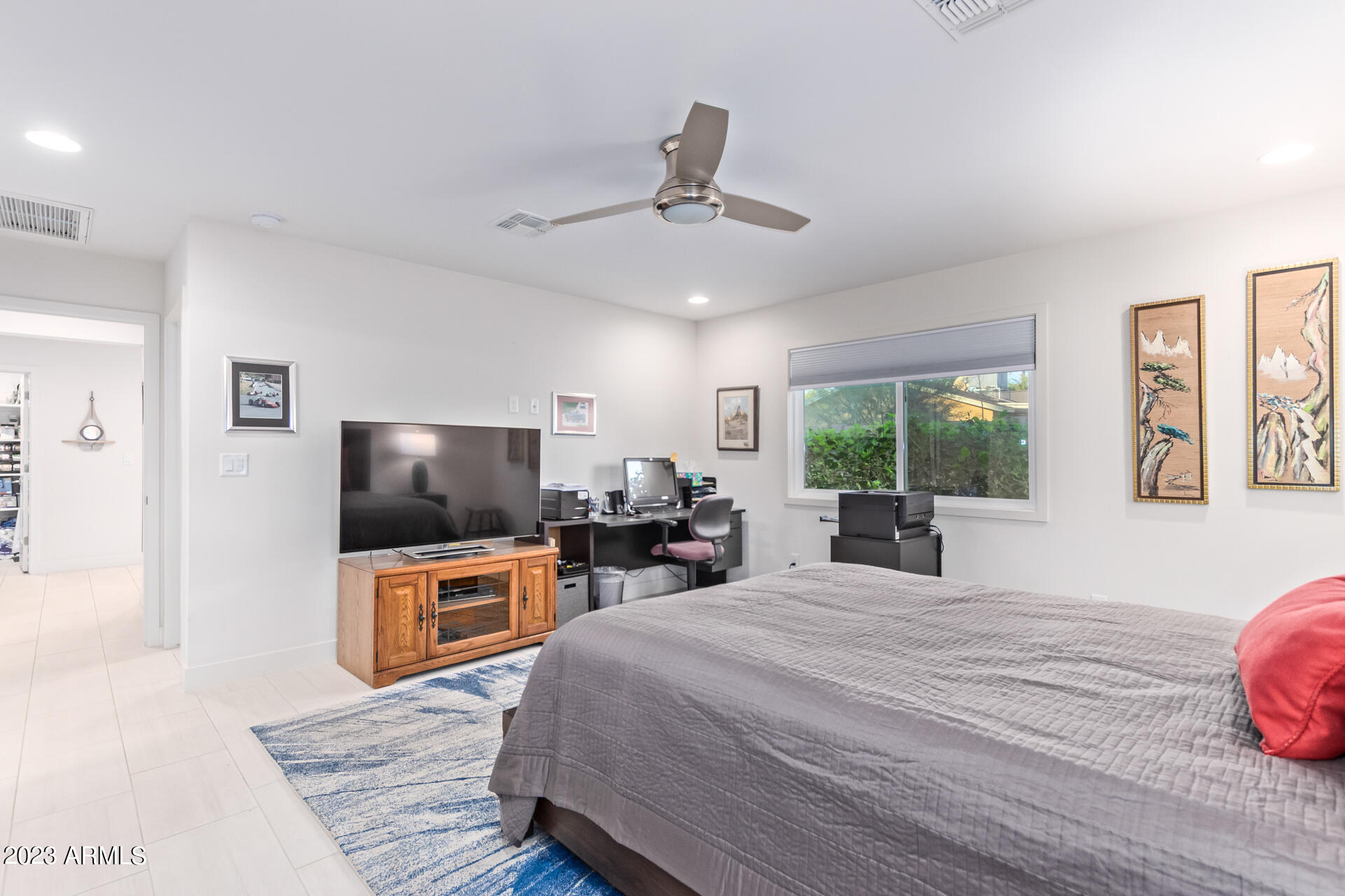 1020 E San Juan Avenue