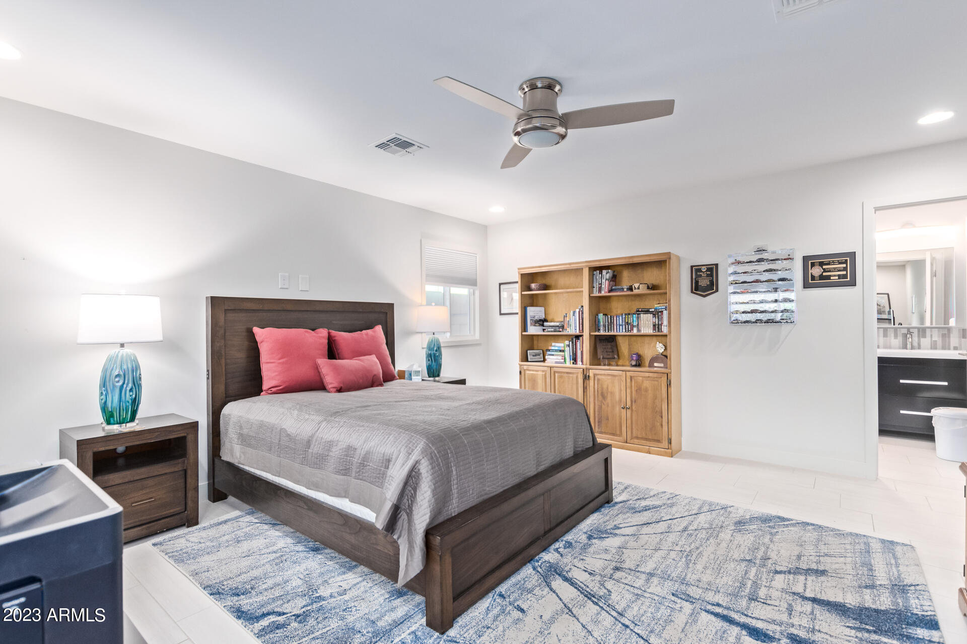 1020 E San Juan Avenue