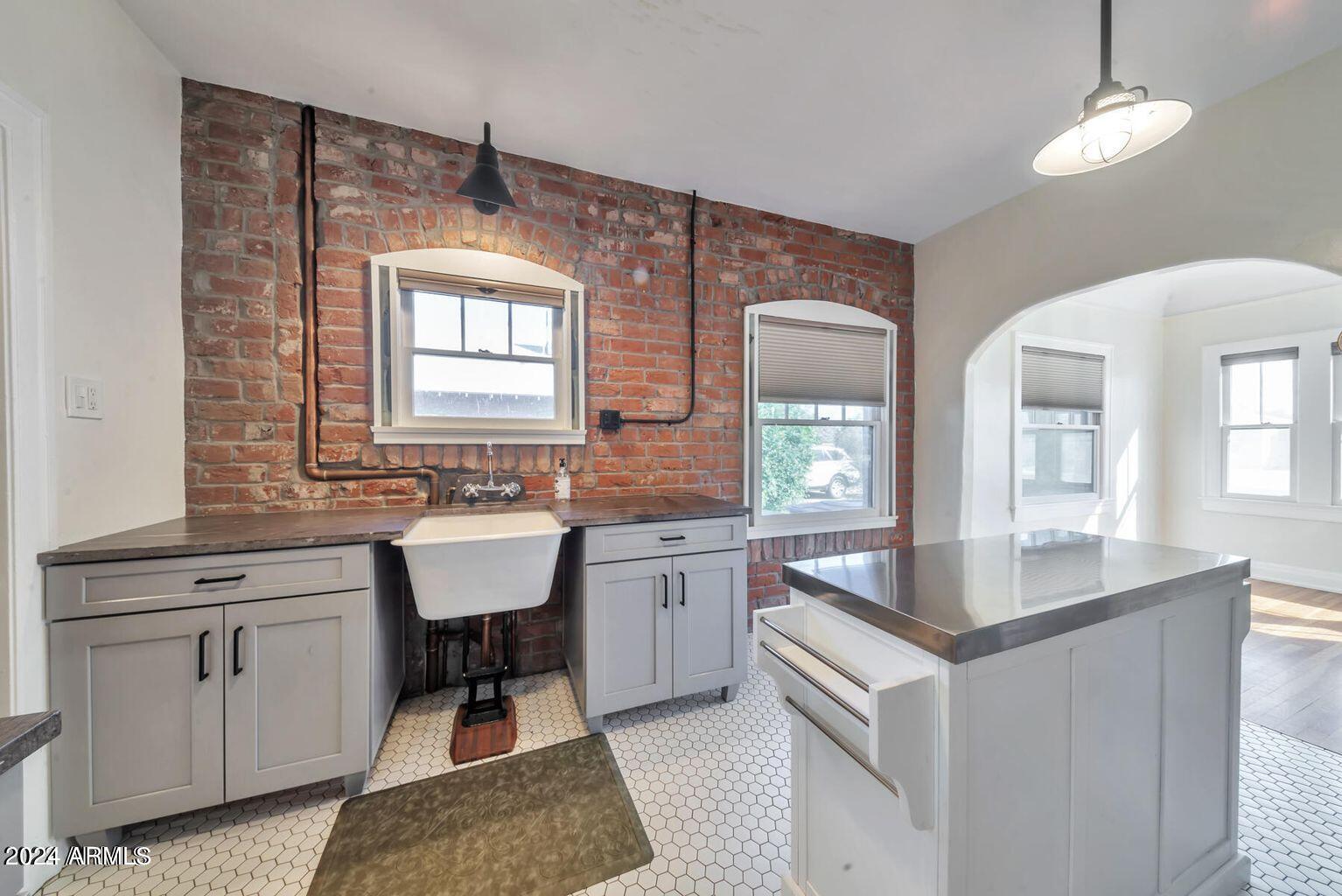 2526 N 13th Street