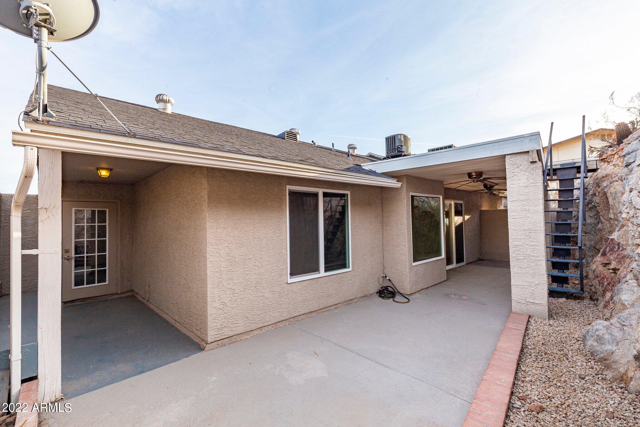 1102 W Peoria Avenue, 11