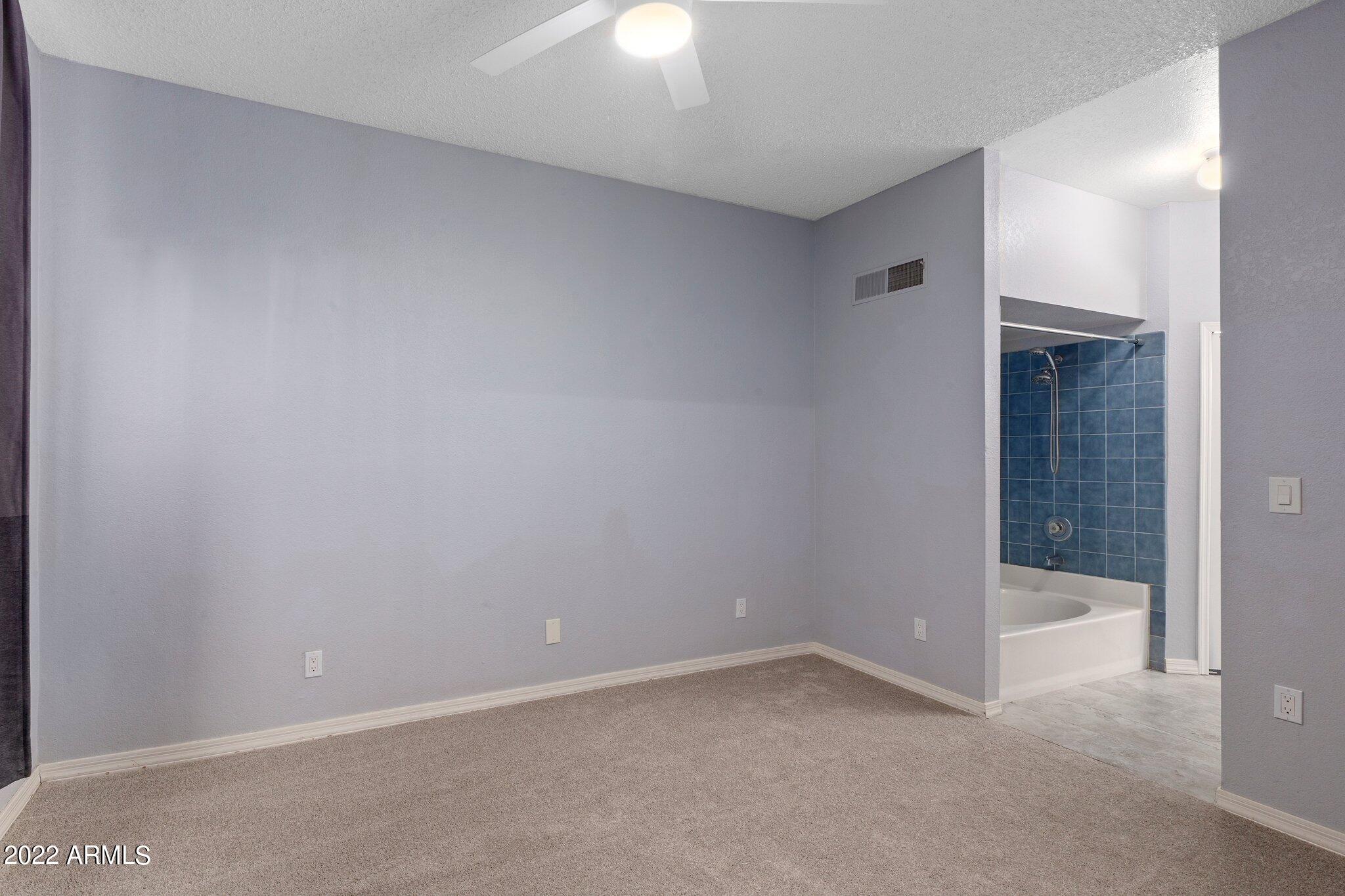 1102 W Peoria Avenue, 11