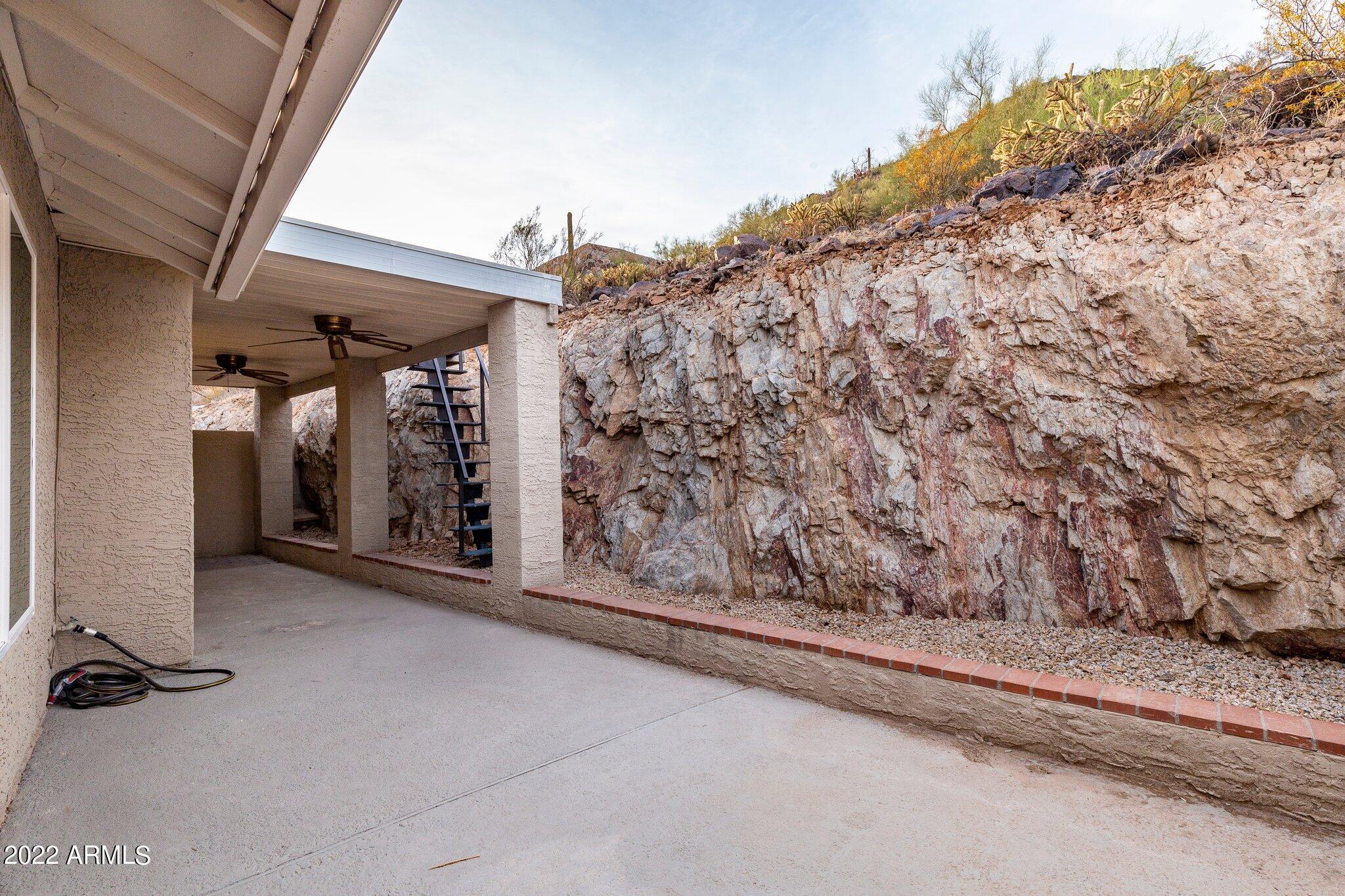 1102 W Peoria Avenue, 11