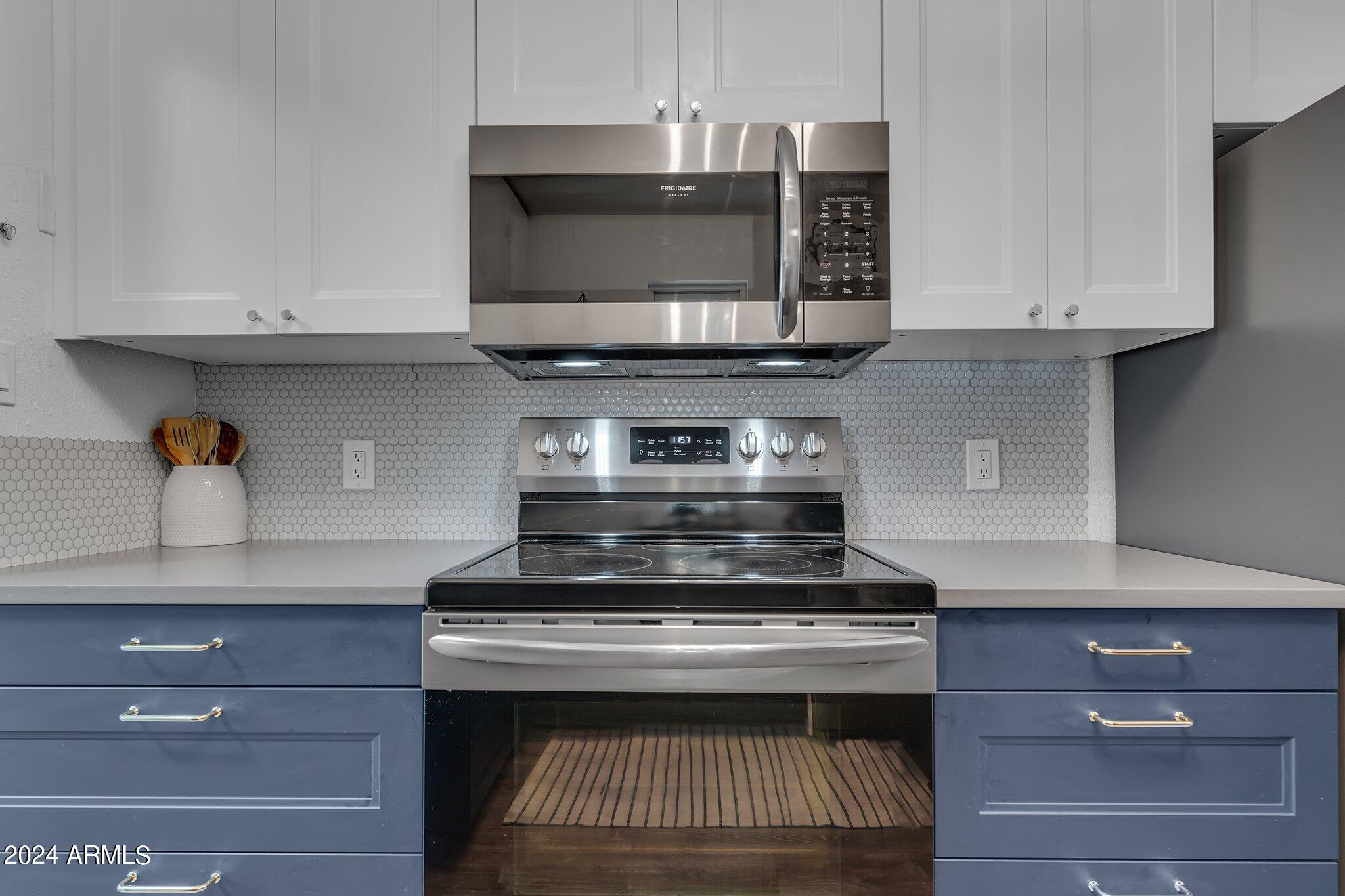 231 N ROBSON Street, 20