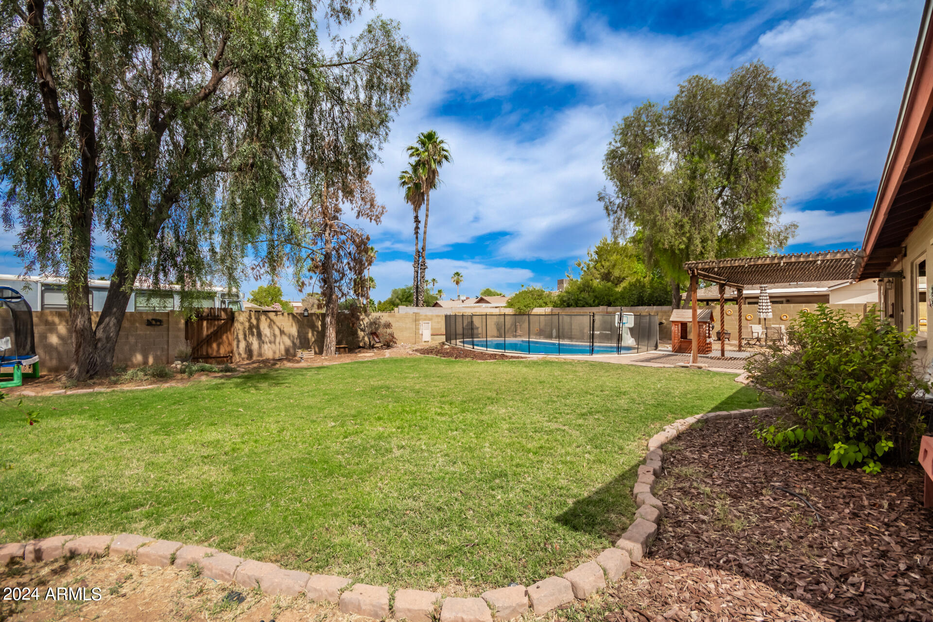 2103 N TAMARISK Street