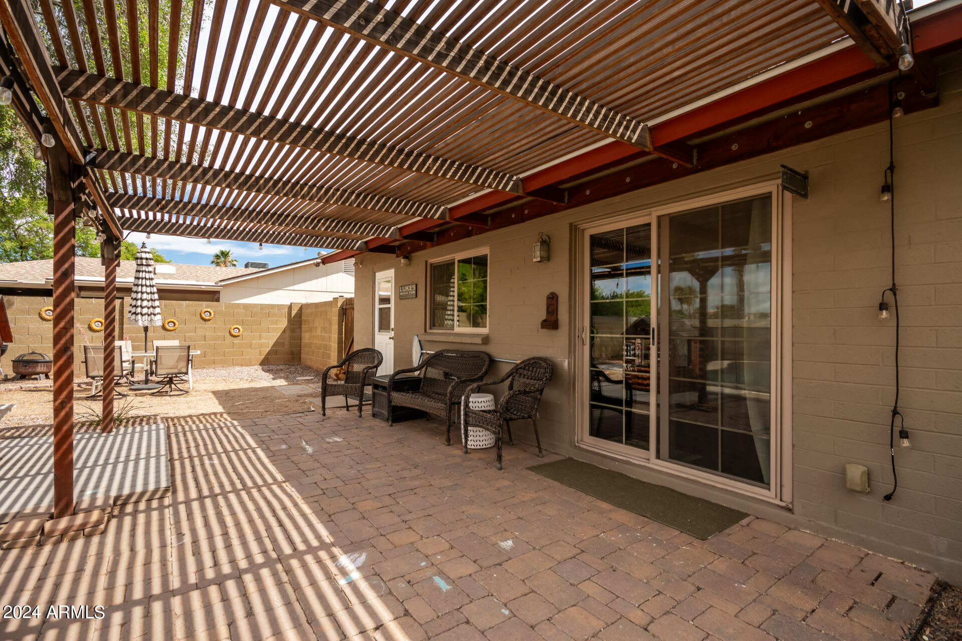 2103 N TAMARISK Street