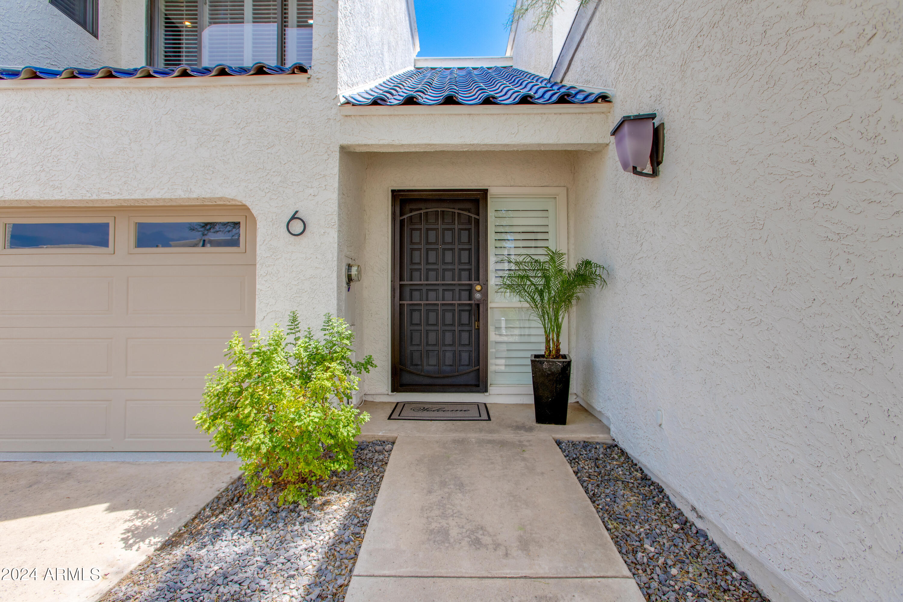 10 W Georgia Avenue, 6