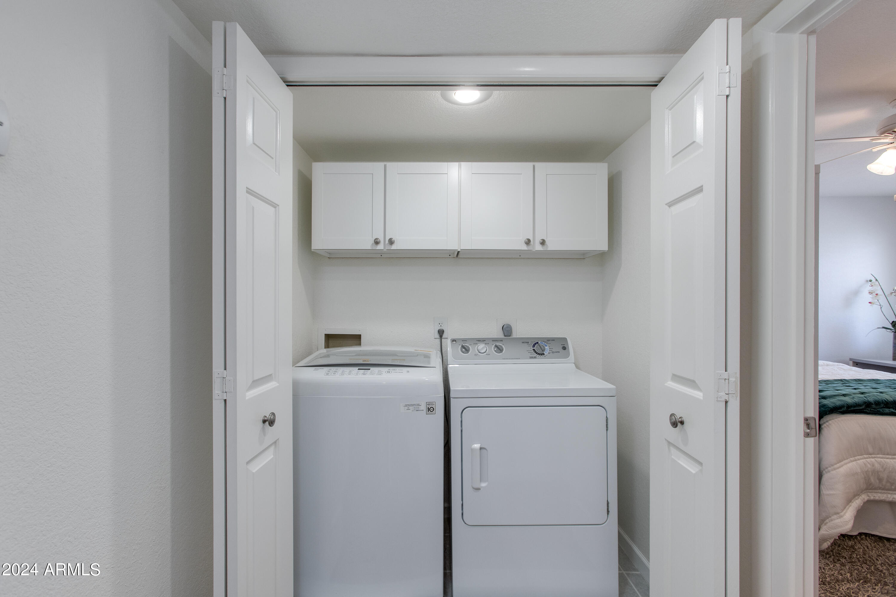 10 W Georgia Avenue, 6