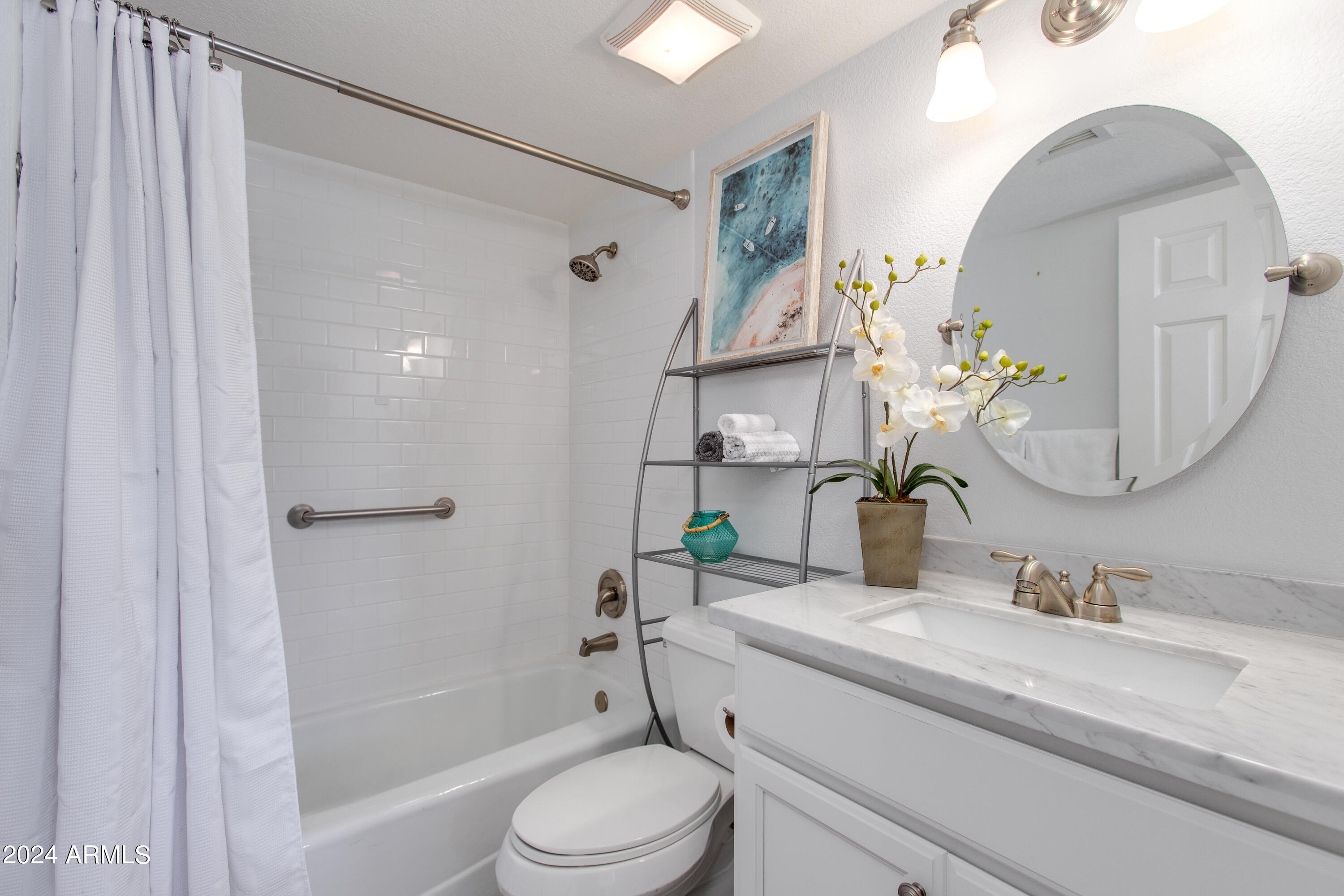 10 W Georgia Avenue, 6