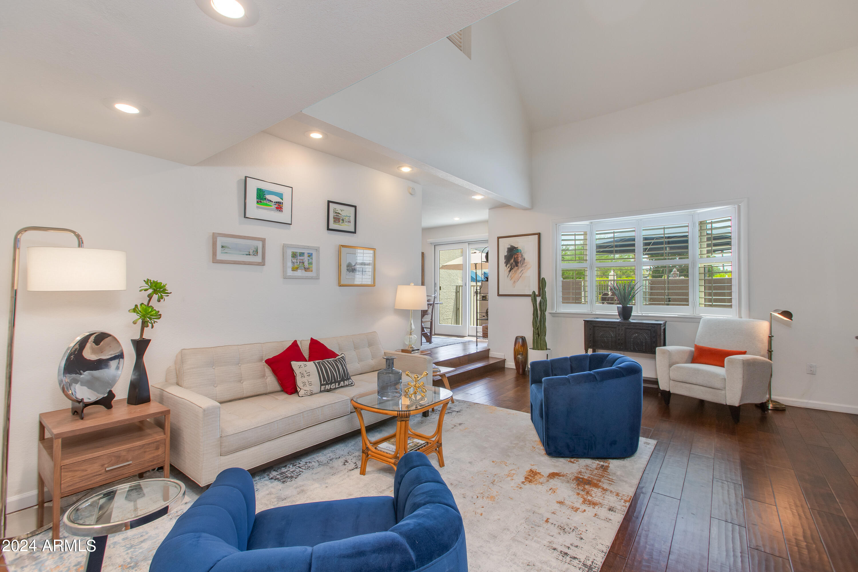 10 W Georgia Avenue, 6