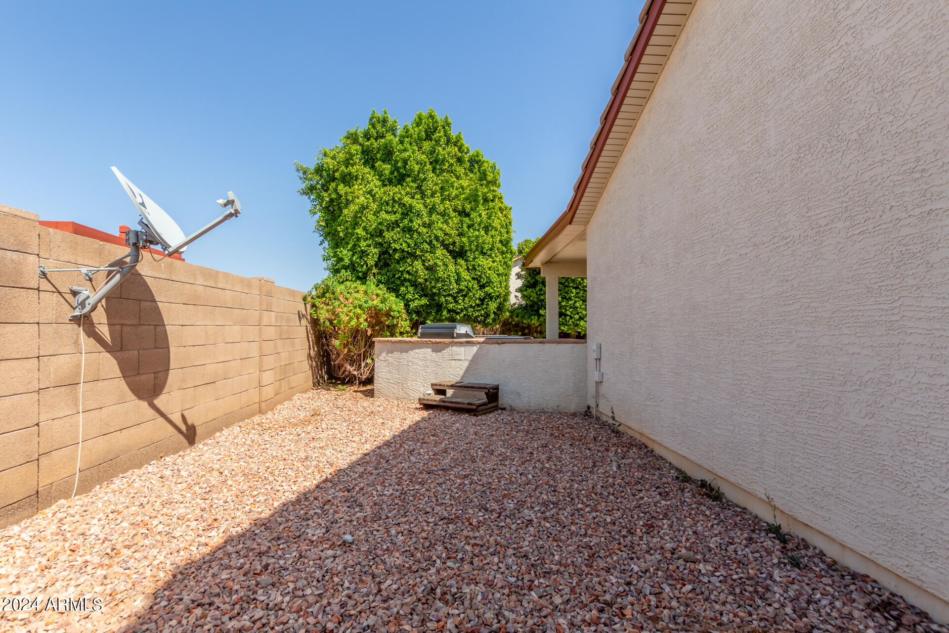 5249 N 104TH Avenue