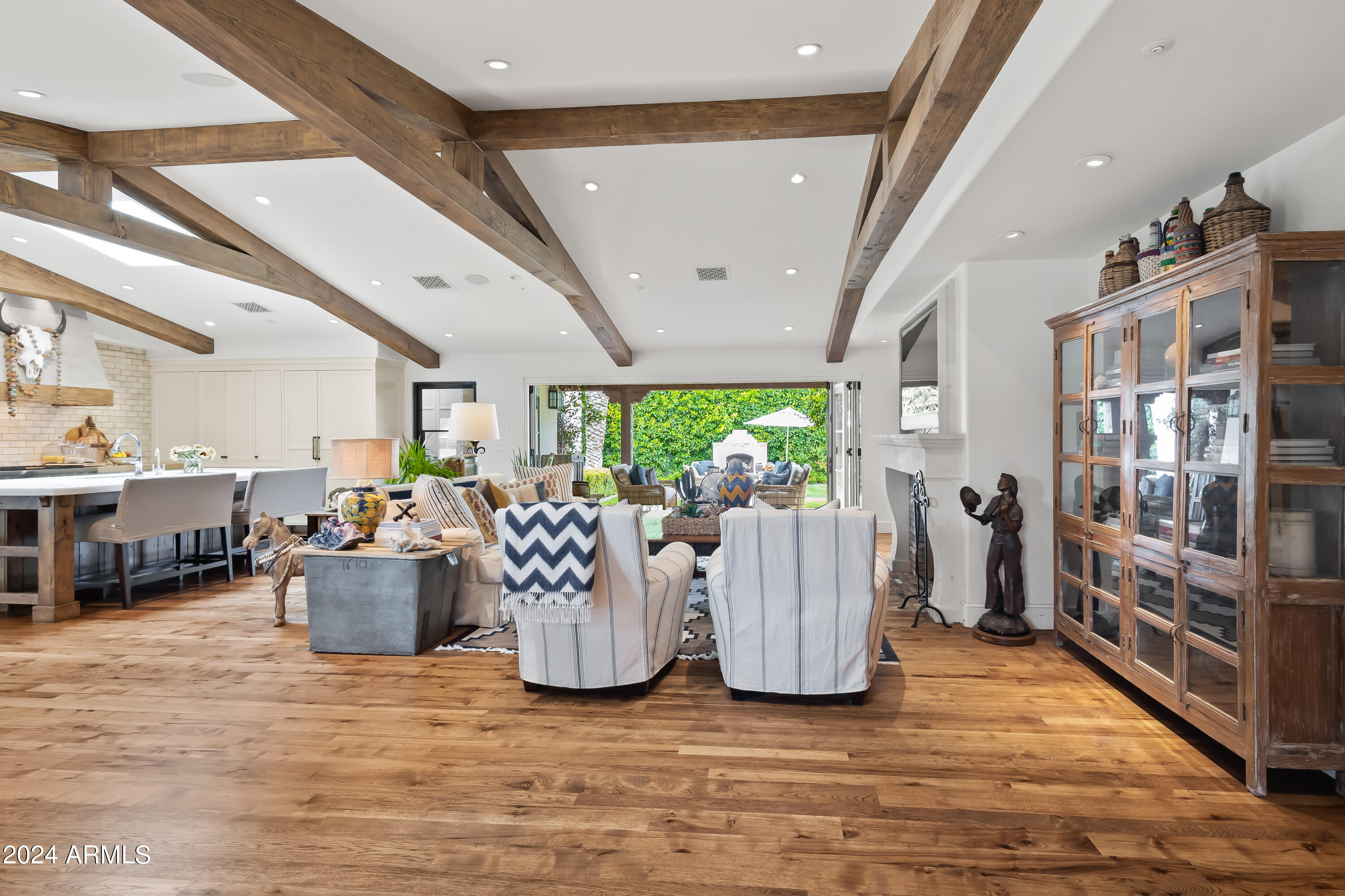 5219 N Casa Blanca Drive, 28