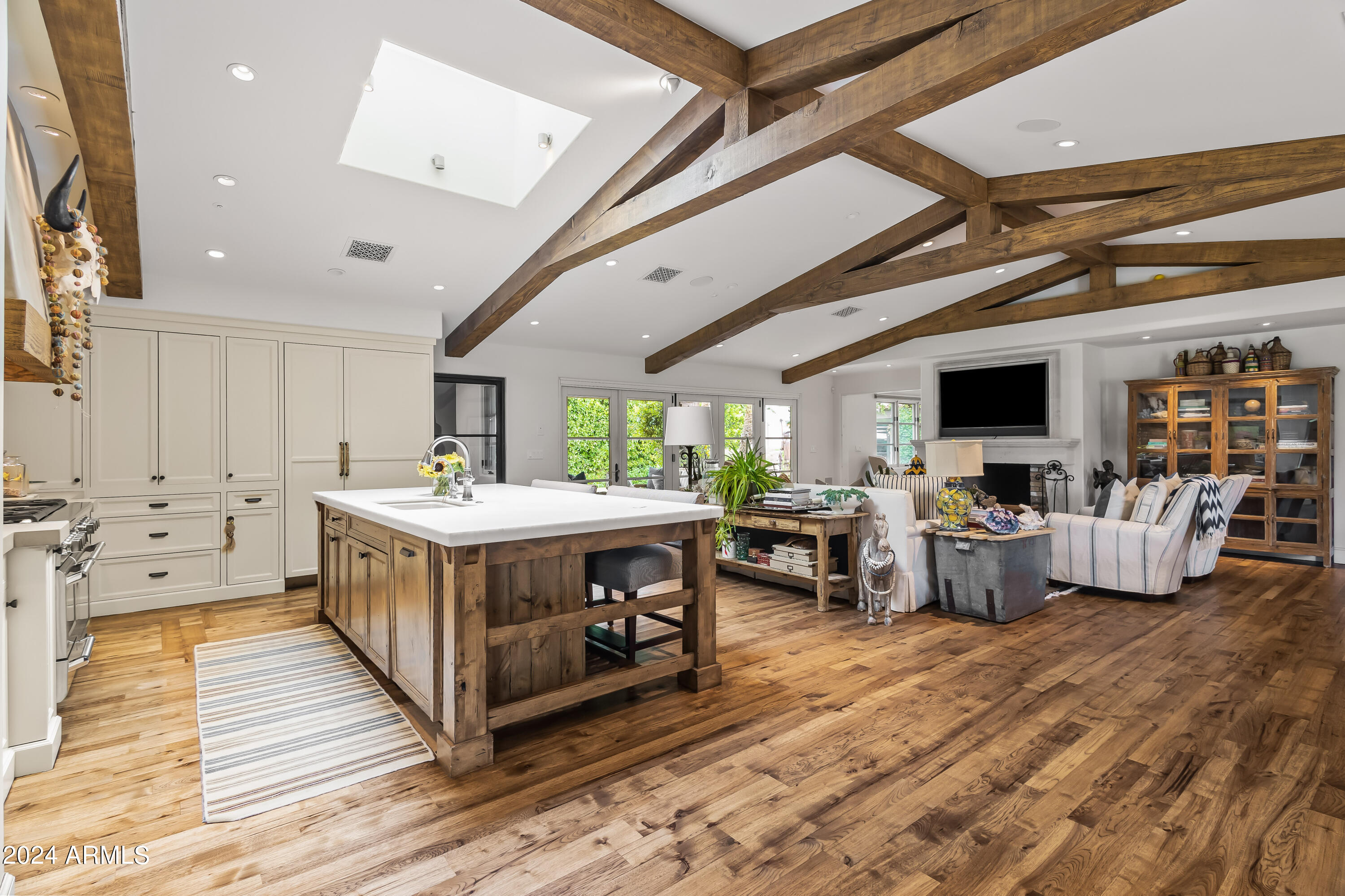 5219 N Casa Blanca Drive, 28