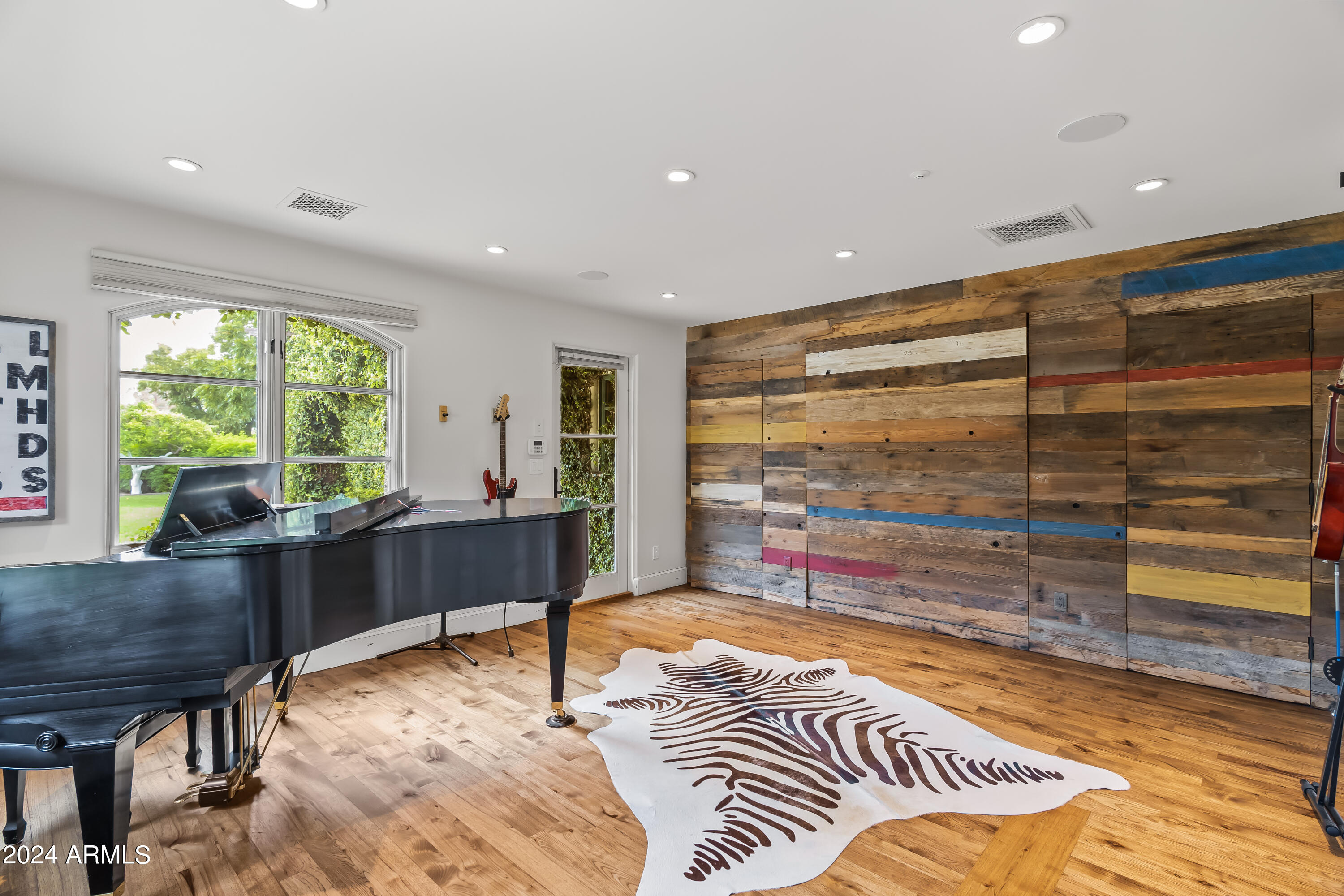 5219 N Casa Blanca Drive, 28