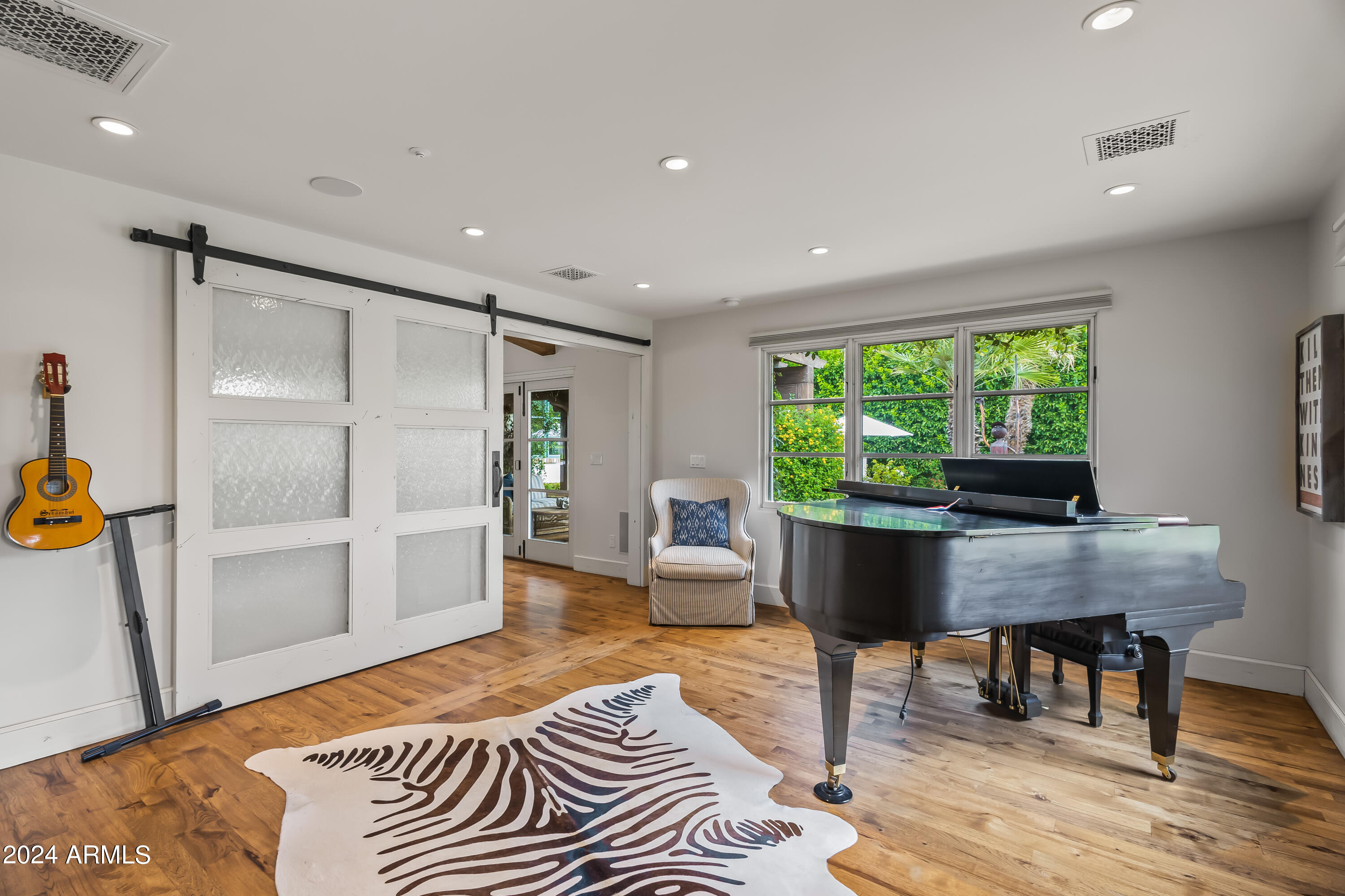 5219 N Casa Blanca Drive, 28