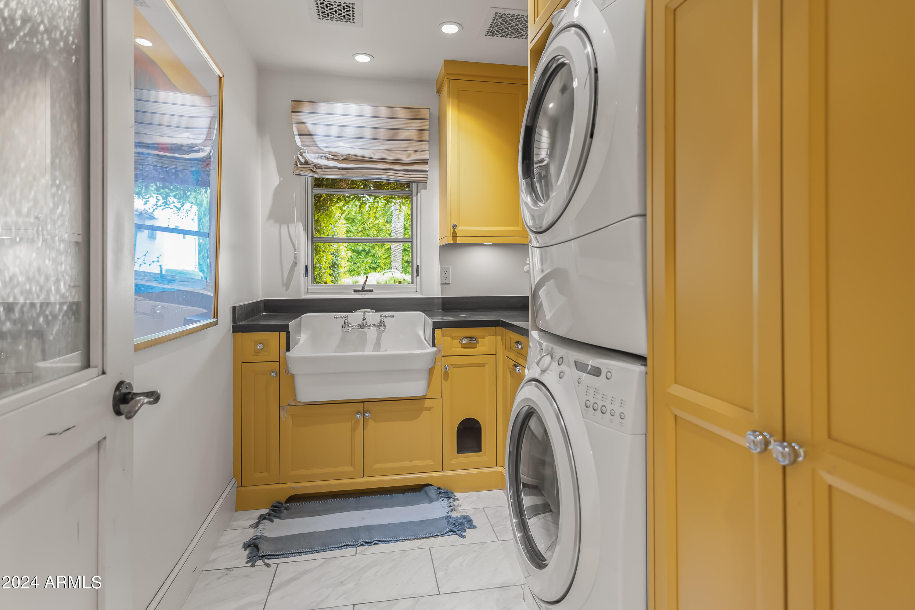 5219 N Casa Blanca Drive, 28