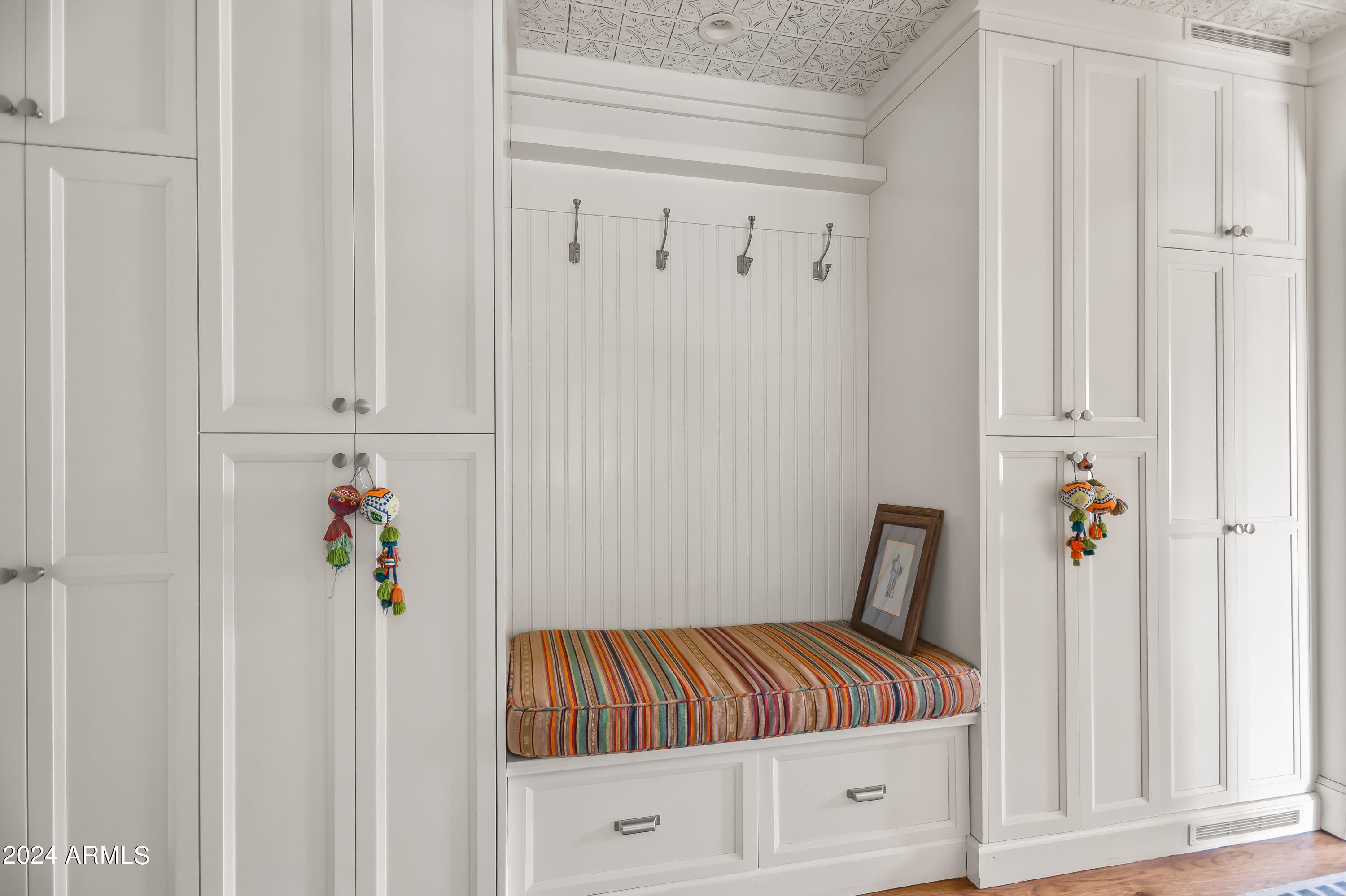 5219 N Casa Blanca Drive, 28