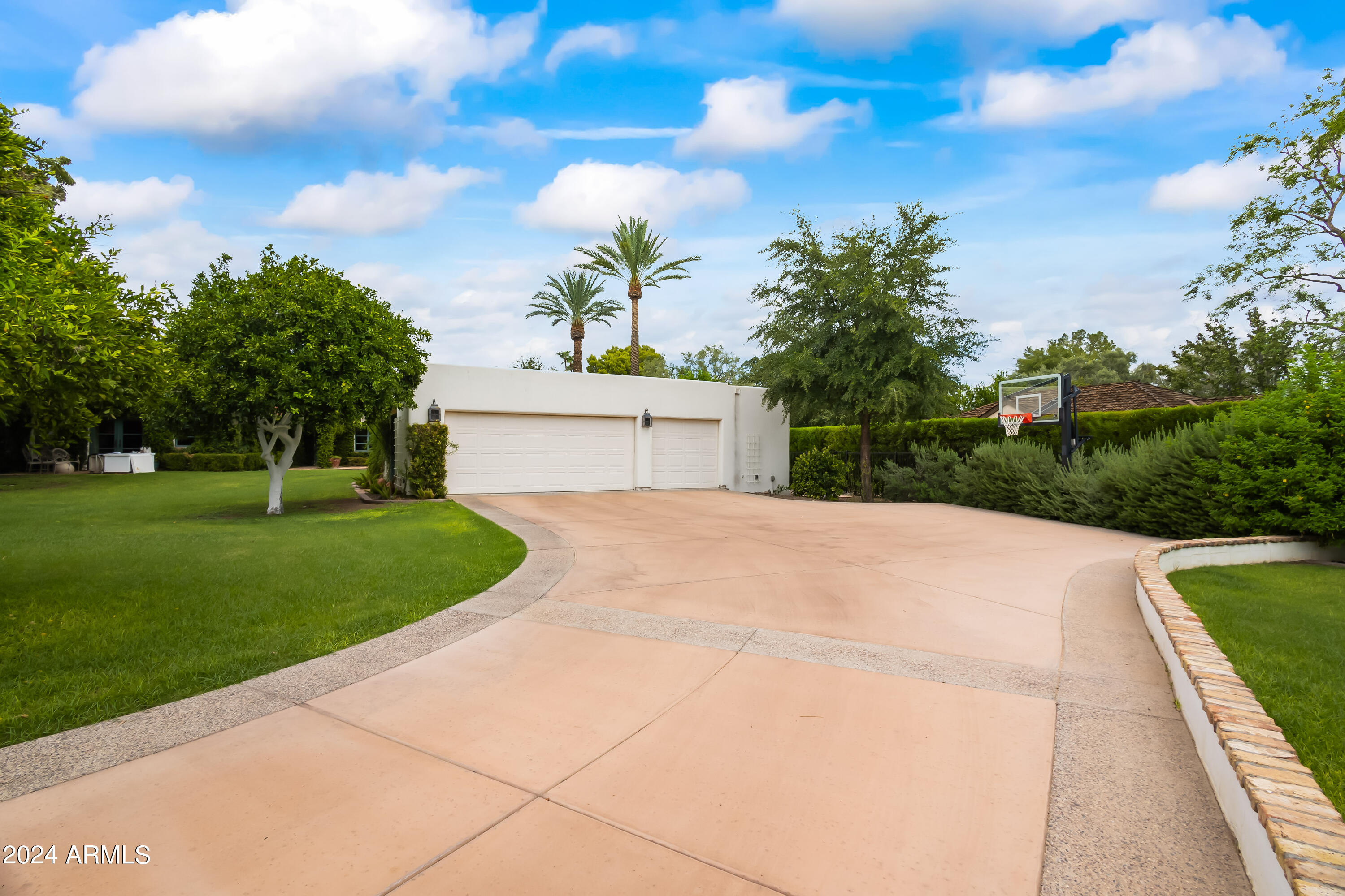 5219 N Casa Blanca Drive, 28