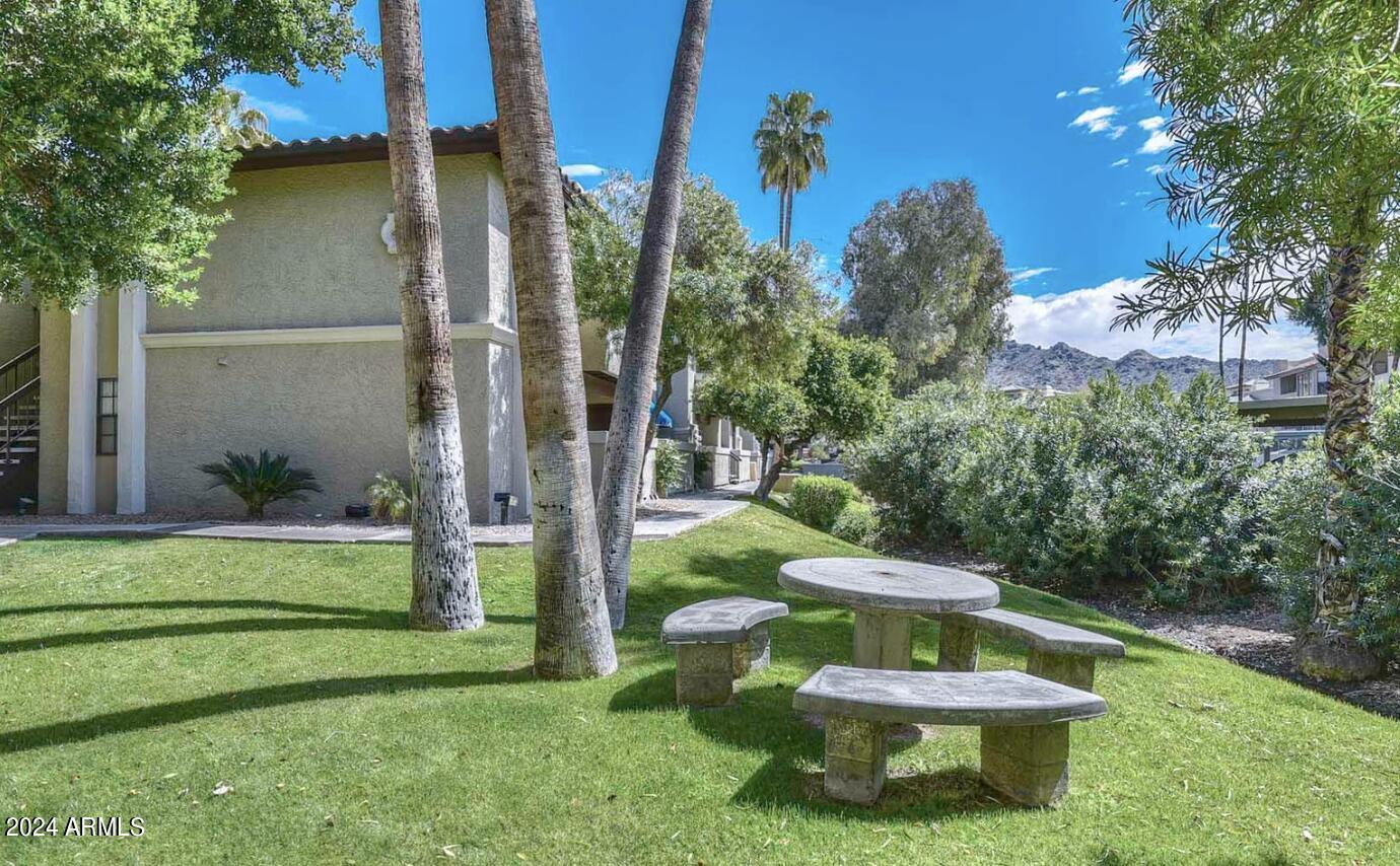 7557 N DREAMY DRAW Drive, 252