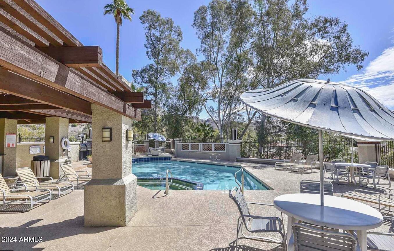 7557 N DREAMY DRAW Drive, 252