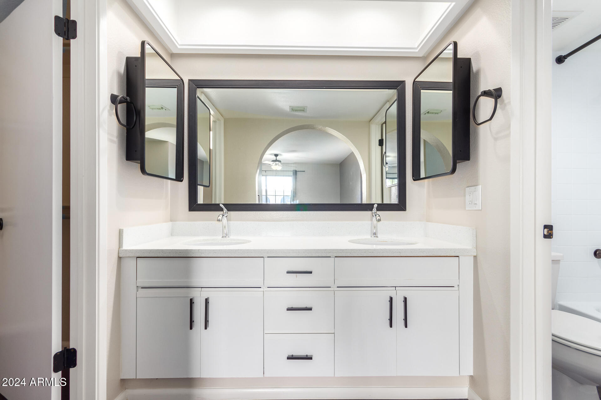7557 N DREAMY DRAW Drive, 252