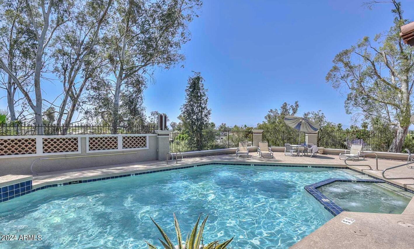 7557 N DREAMY DRAW Drive, 252