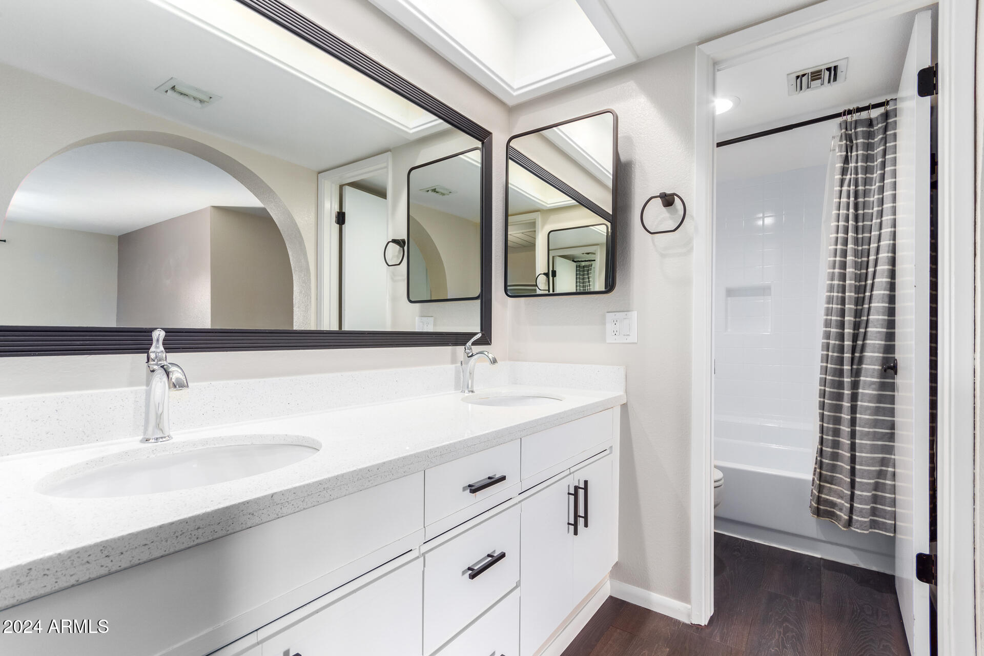 7557 N DREAMY DRAW Drive, 252