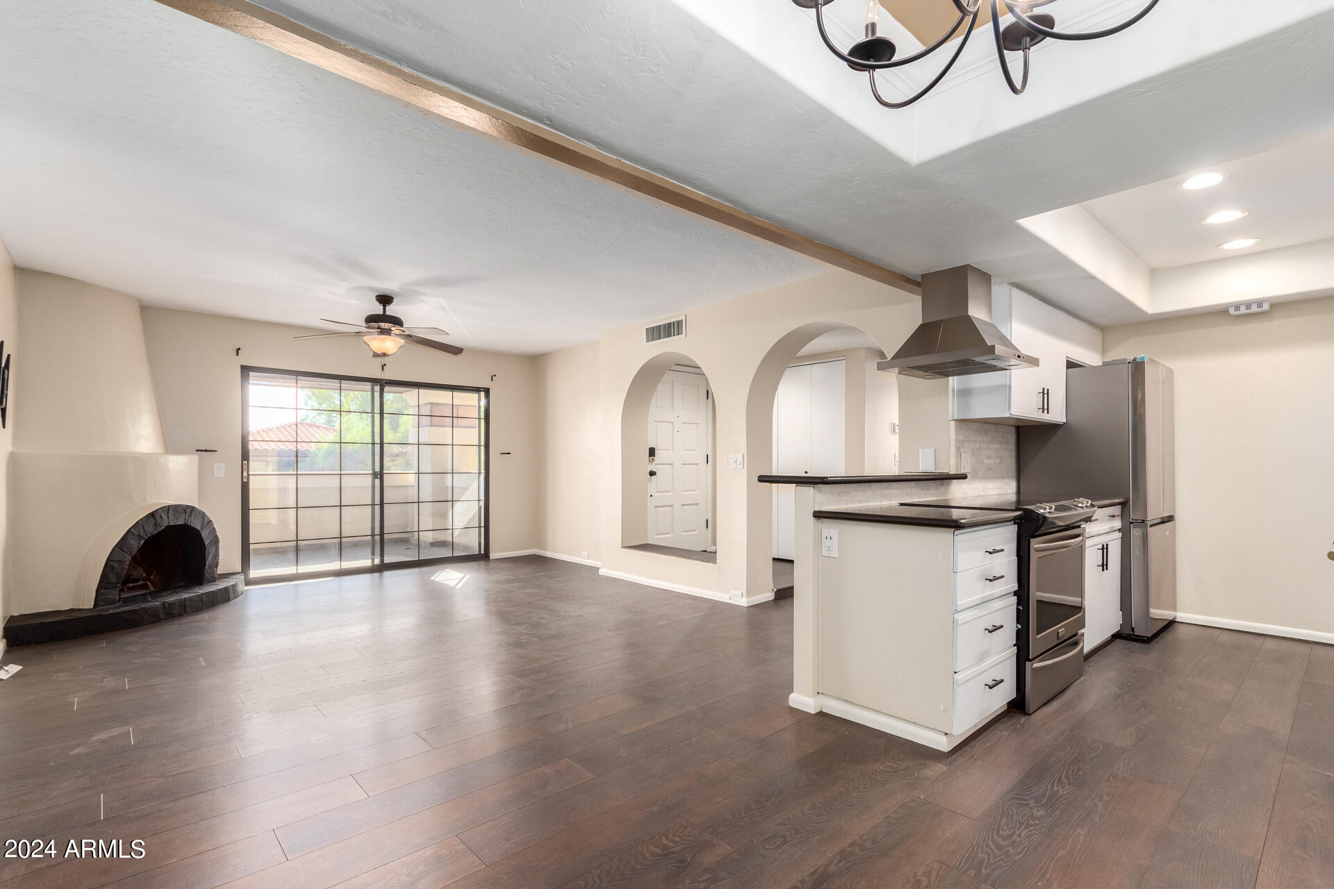 7557 N DREAMY DRAW Drive, 252