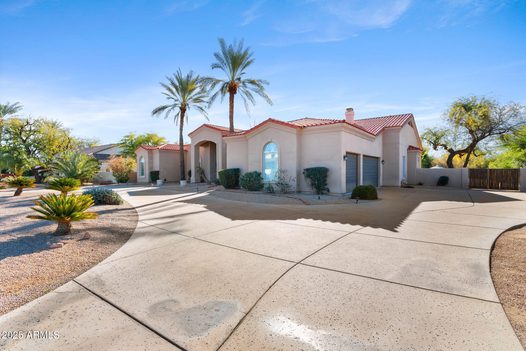 6807 E MEADOWLARK Lane