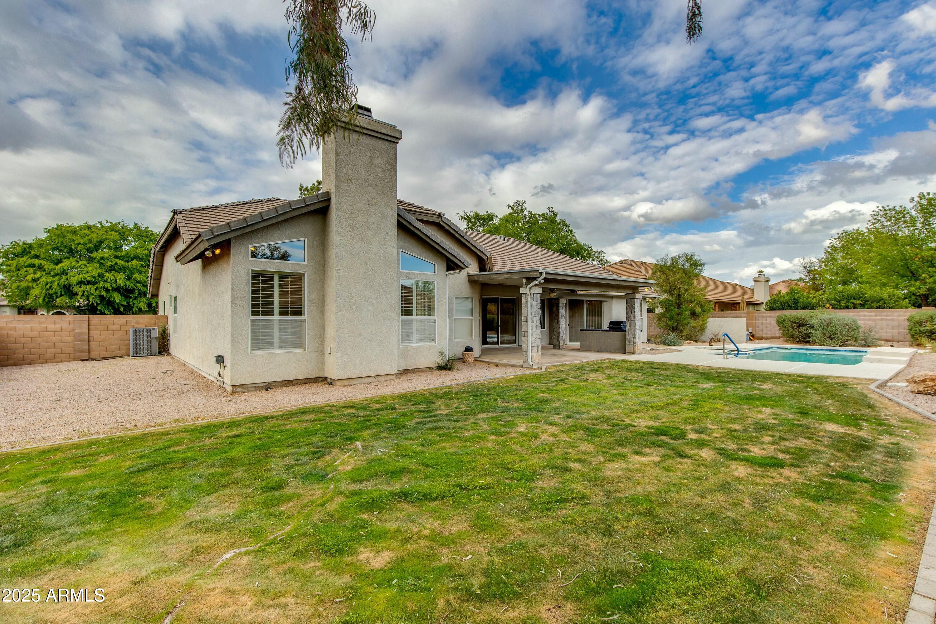 1133 W LAS PALMARITAS Drive