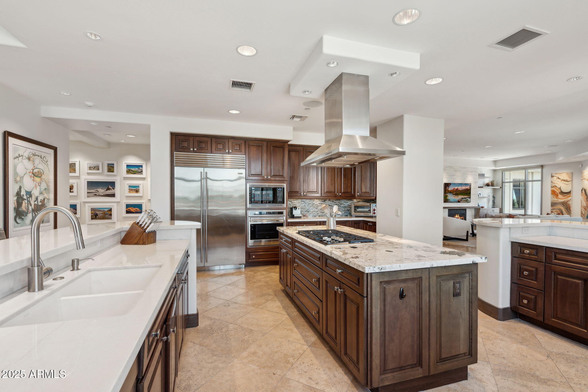 2211 E CAMELBACK Road, 1203