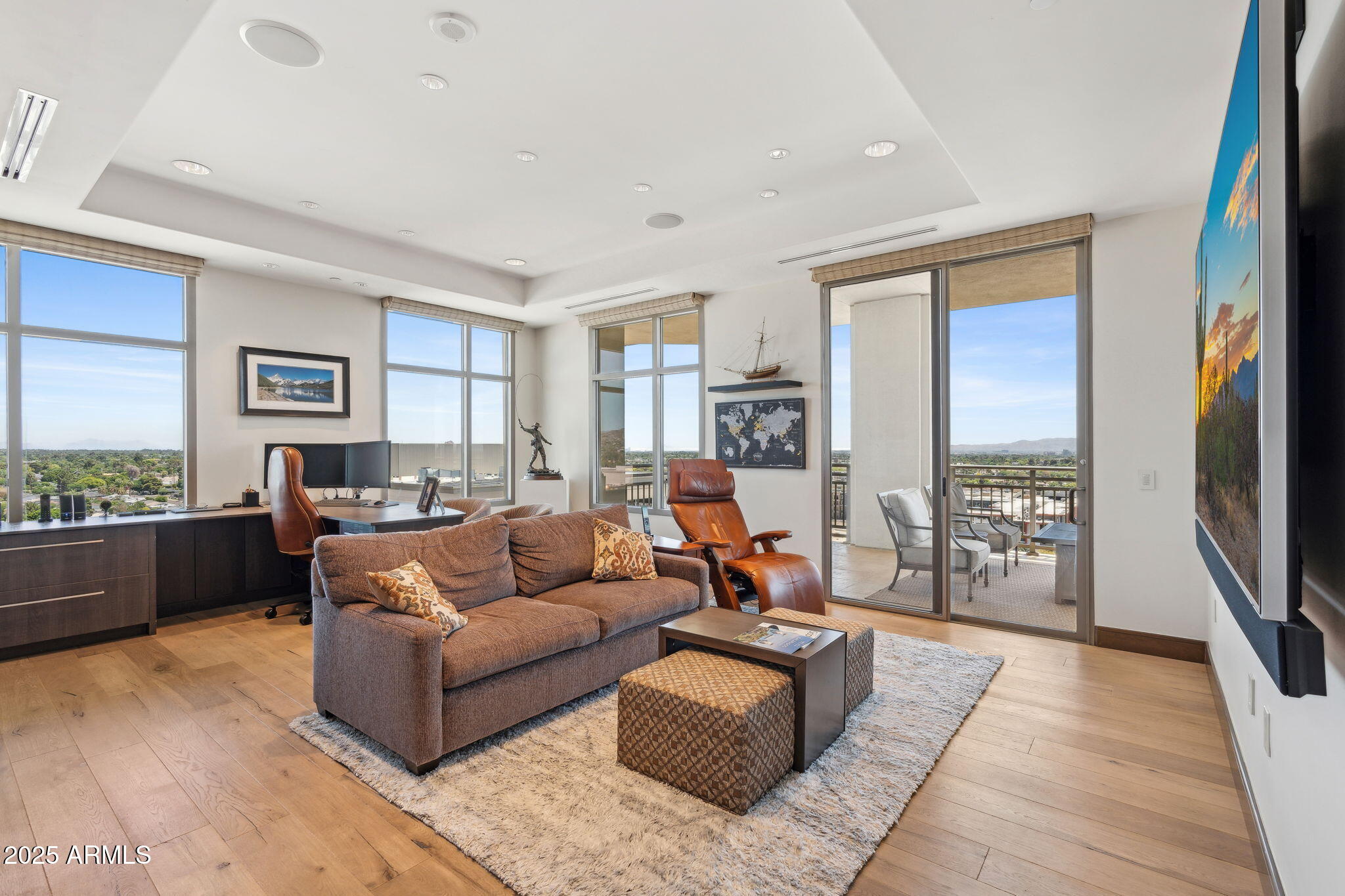 2211 E CAMELBACK Road, 1203