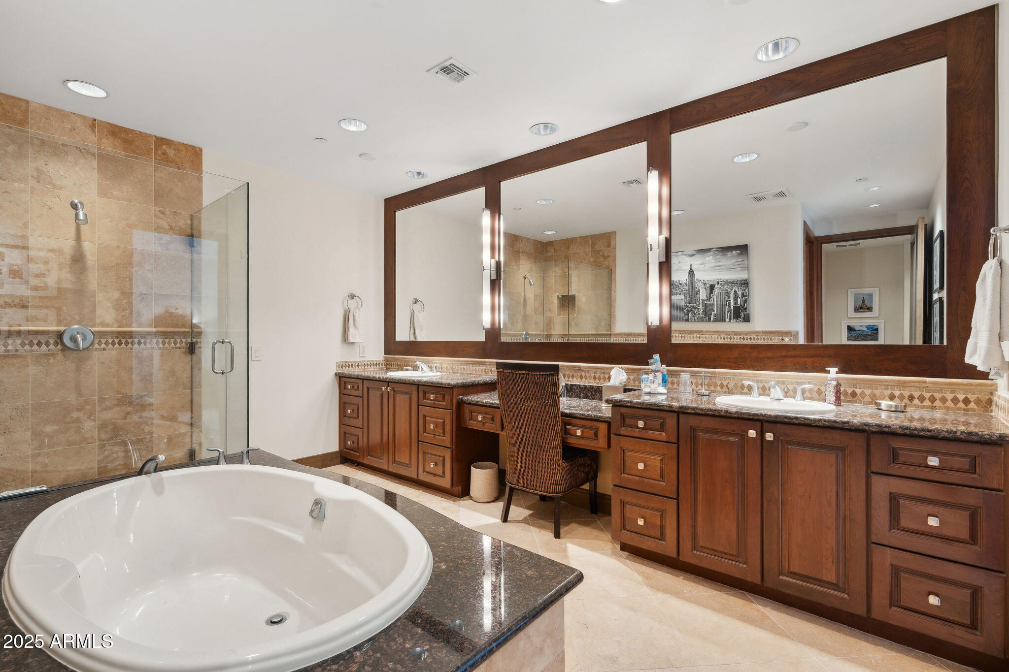 2211 E CAMELBACK Road, 1203