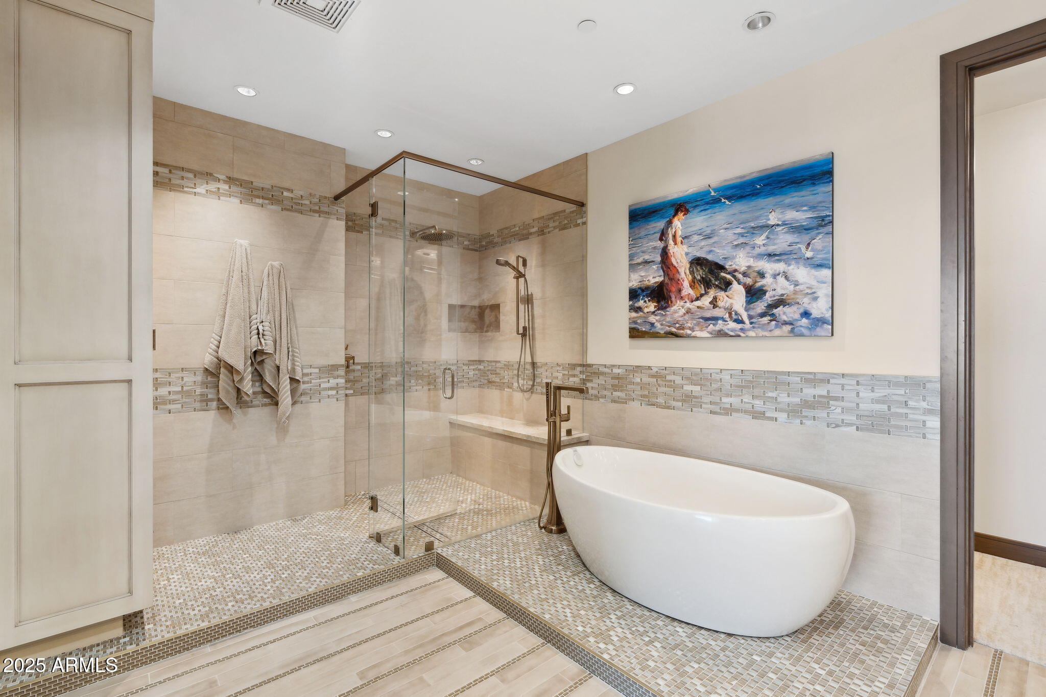 2211 E CAMELBACK Road, 1203