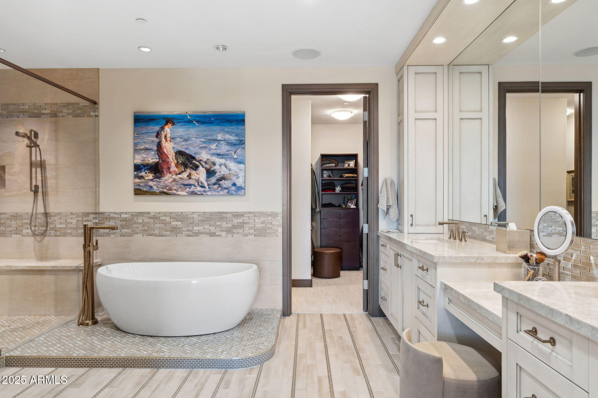 2211 E CAMELBACK Road, 1203