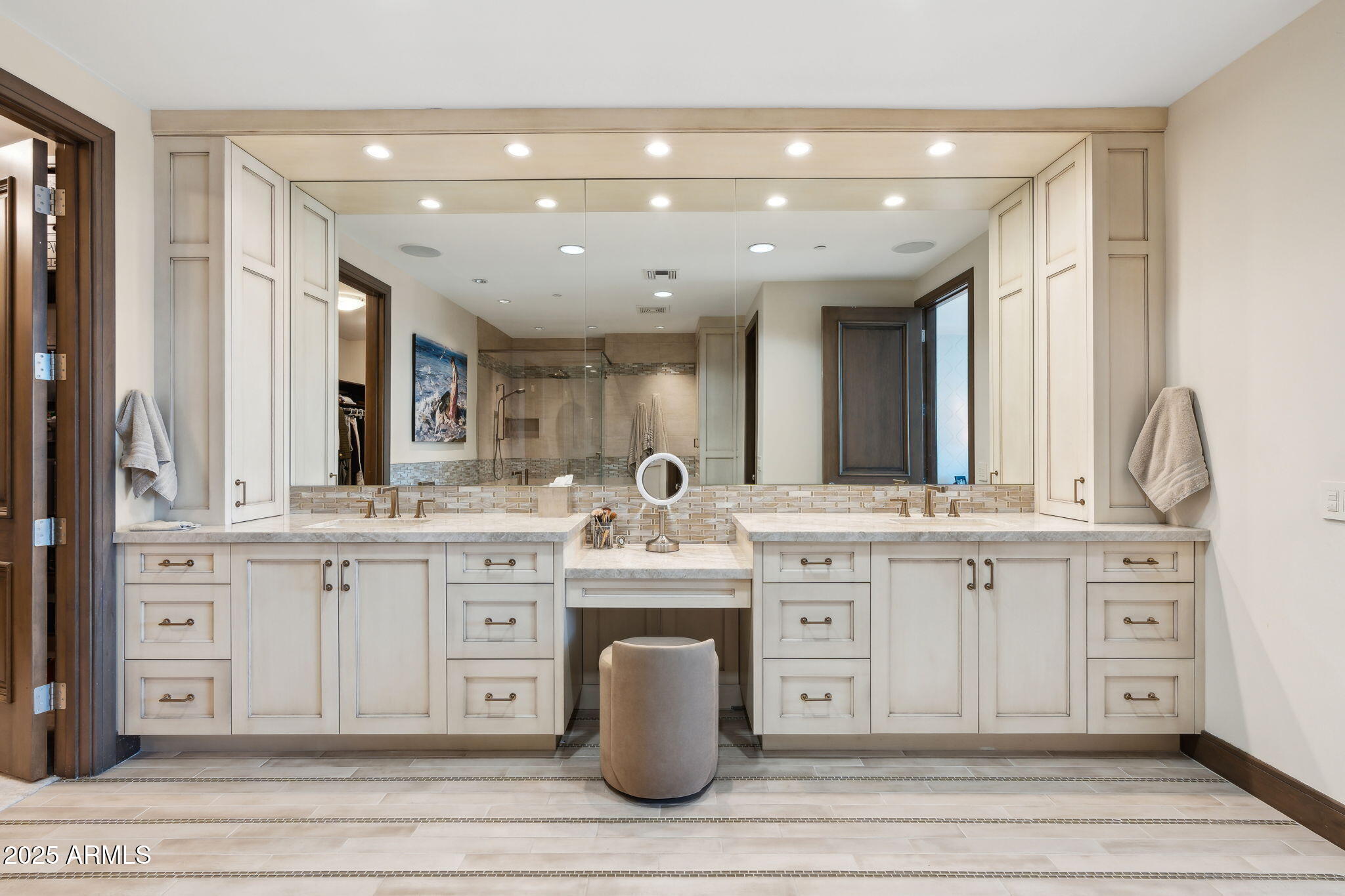 2211 E CAMELBACK Road, 1203