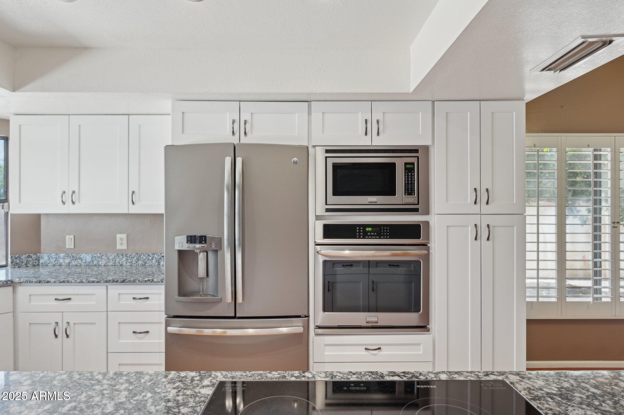 2053 W NATAL Circle