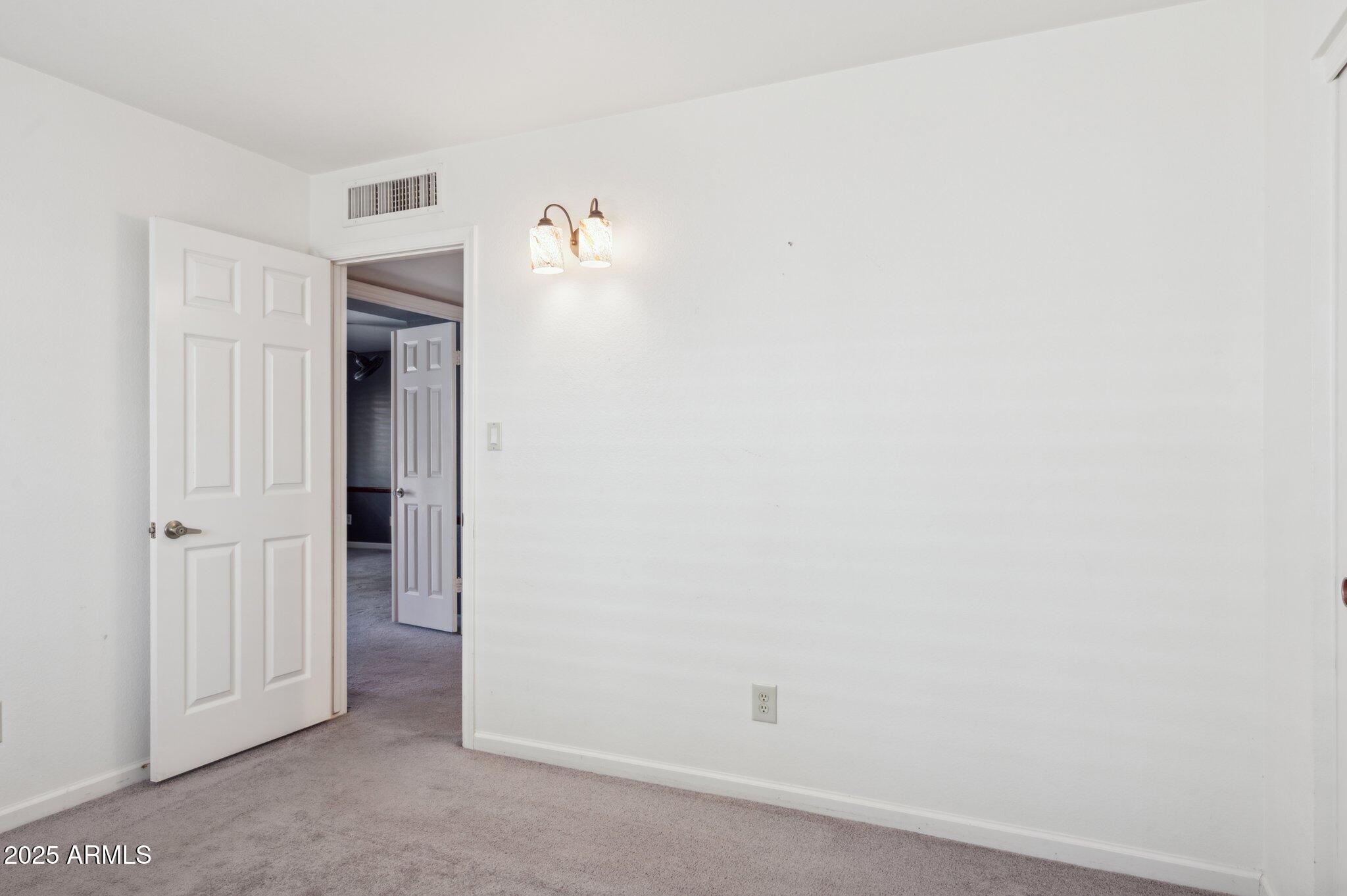 2053 W NATAL Circle
