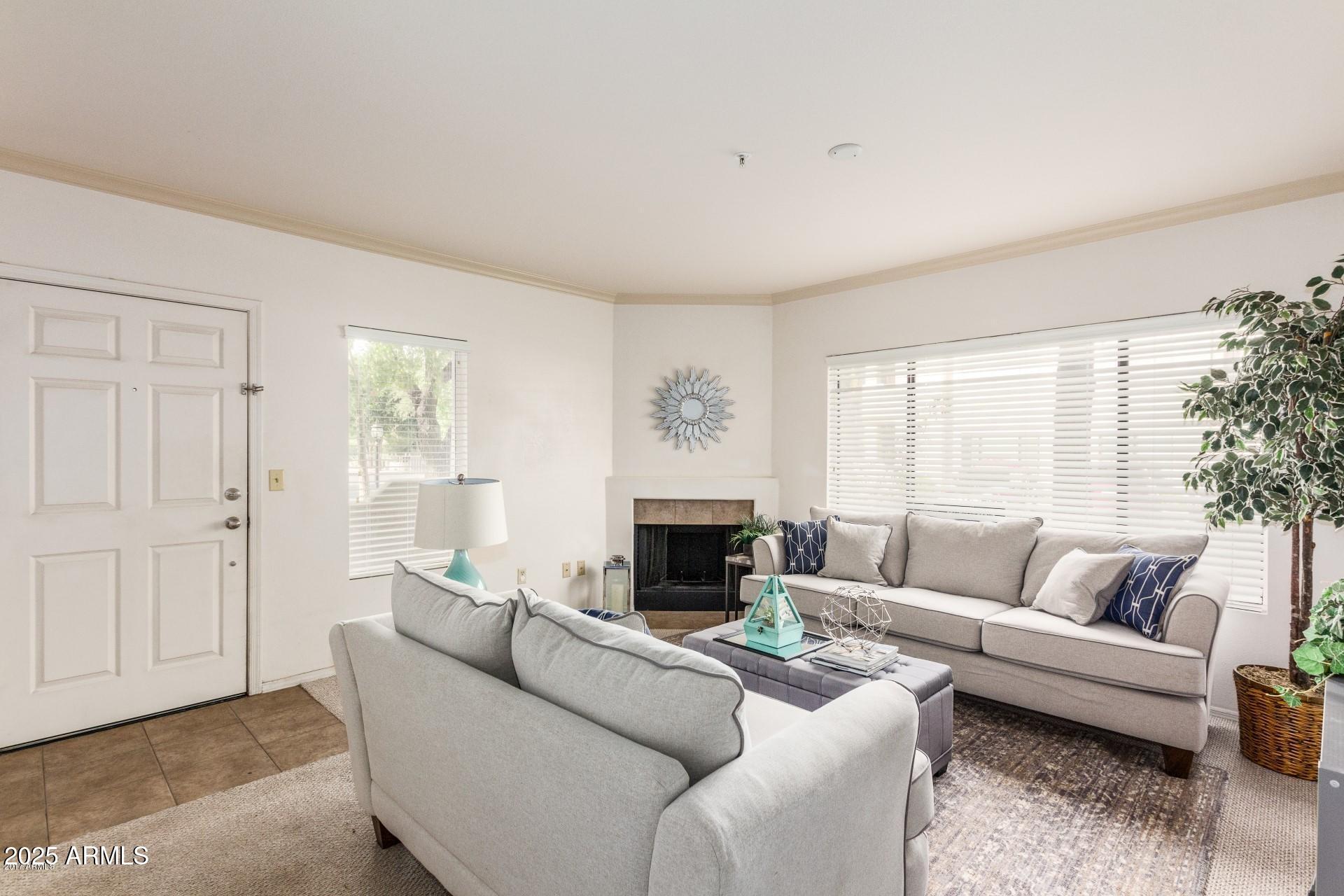 750 E NORTHERN Avenue, 1009