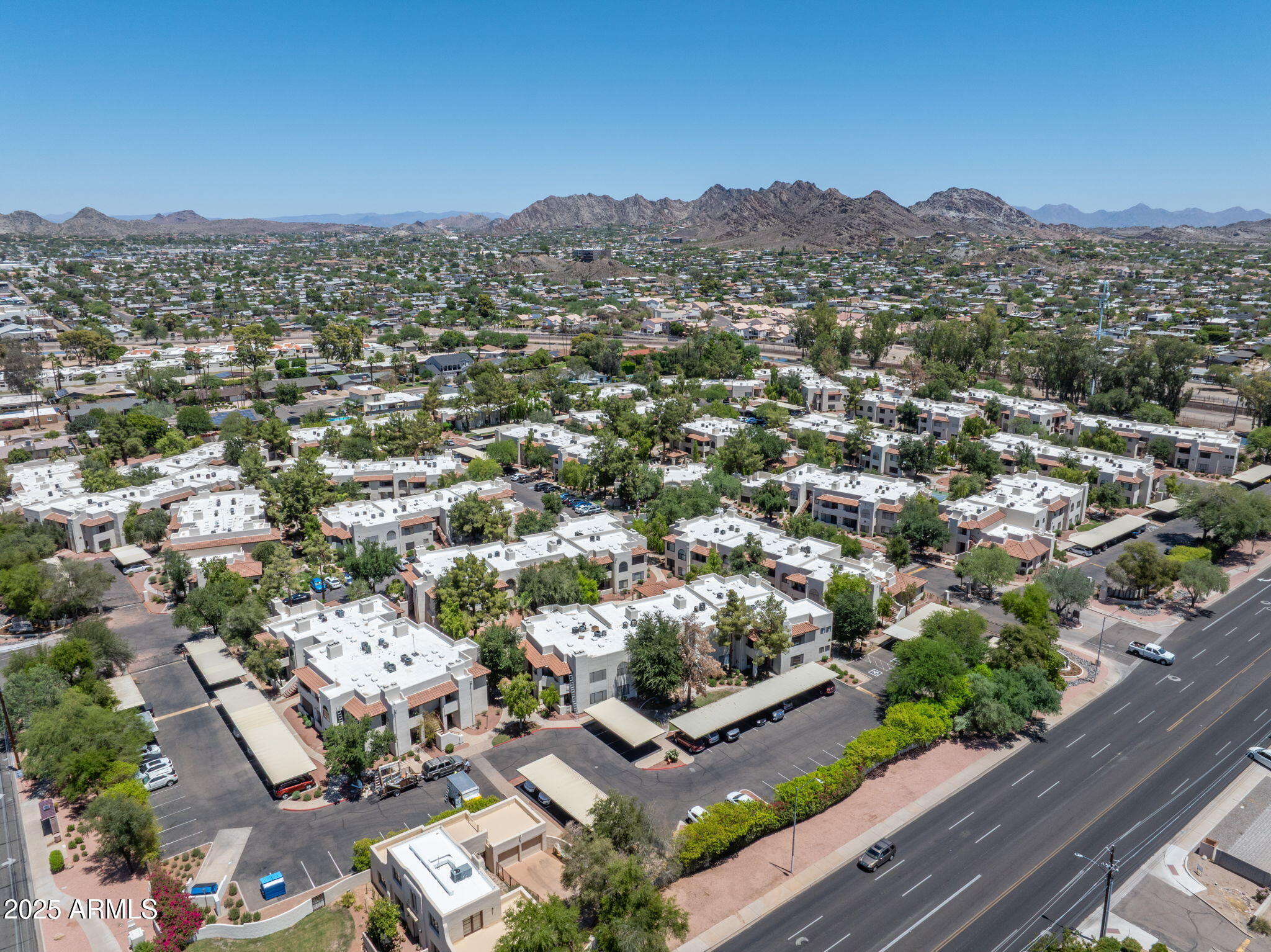 750 E NORTHERN Avenue, 1009