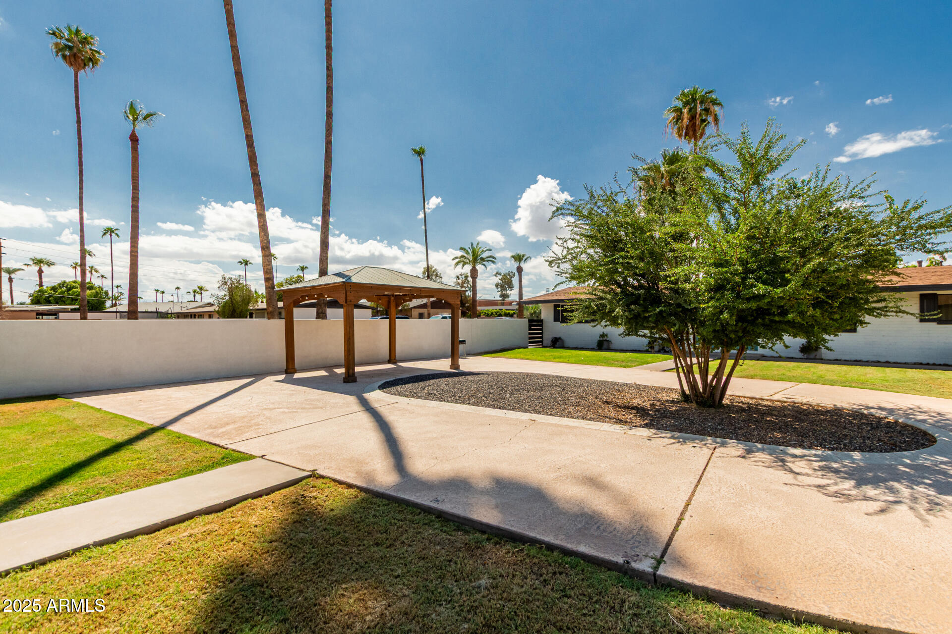 6628 E AVALON Drive