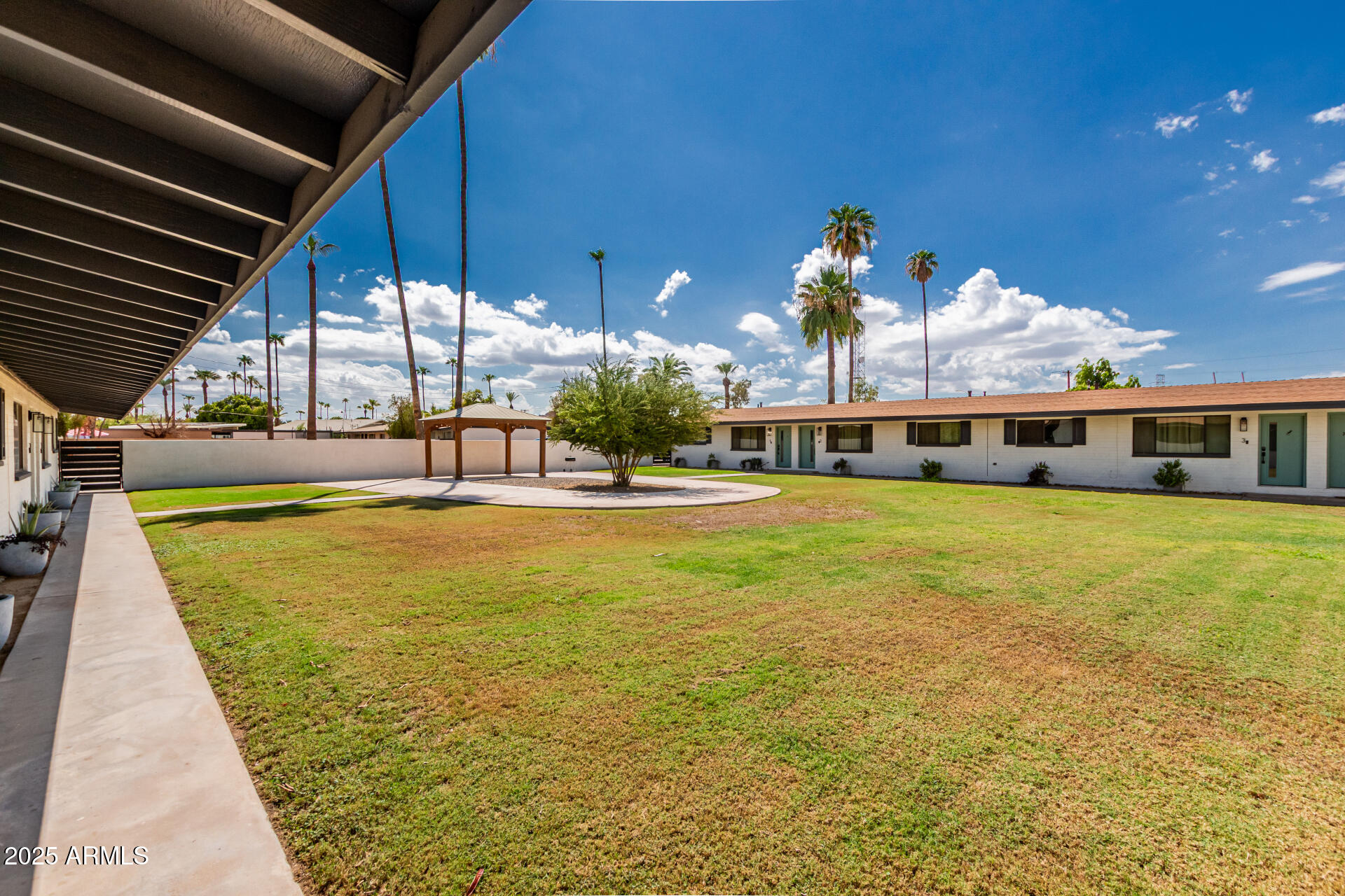 6628 E AVALON Drive