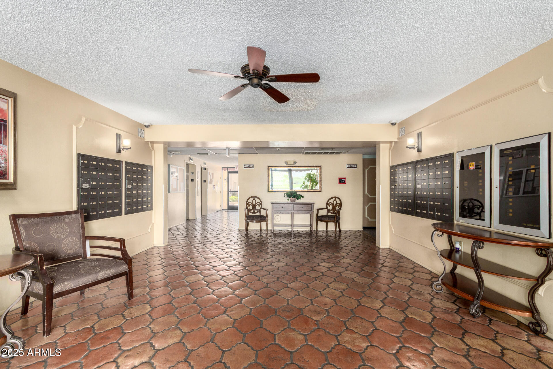3033 E DEVONSHIRE Avenue, 1037